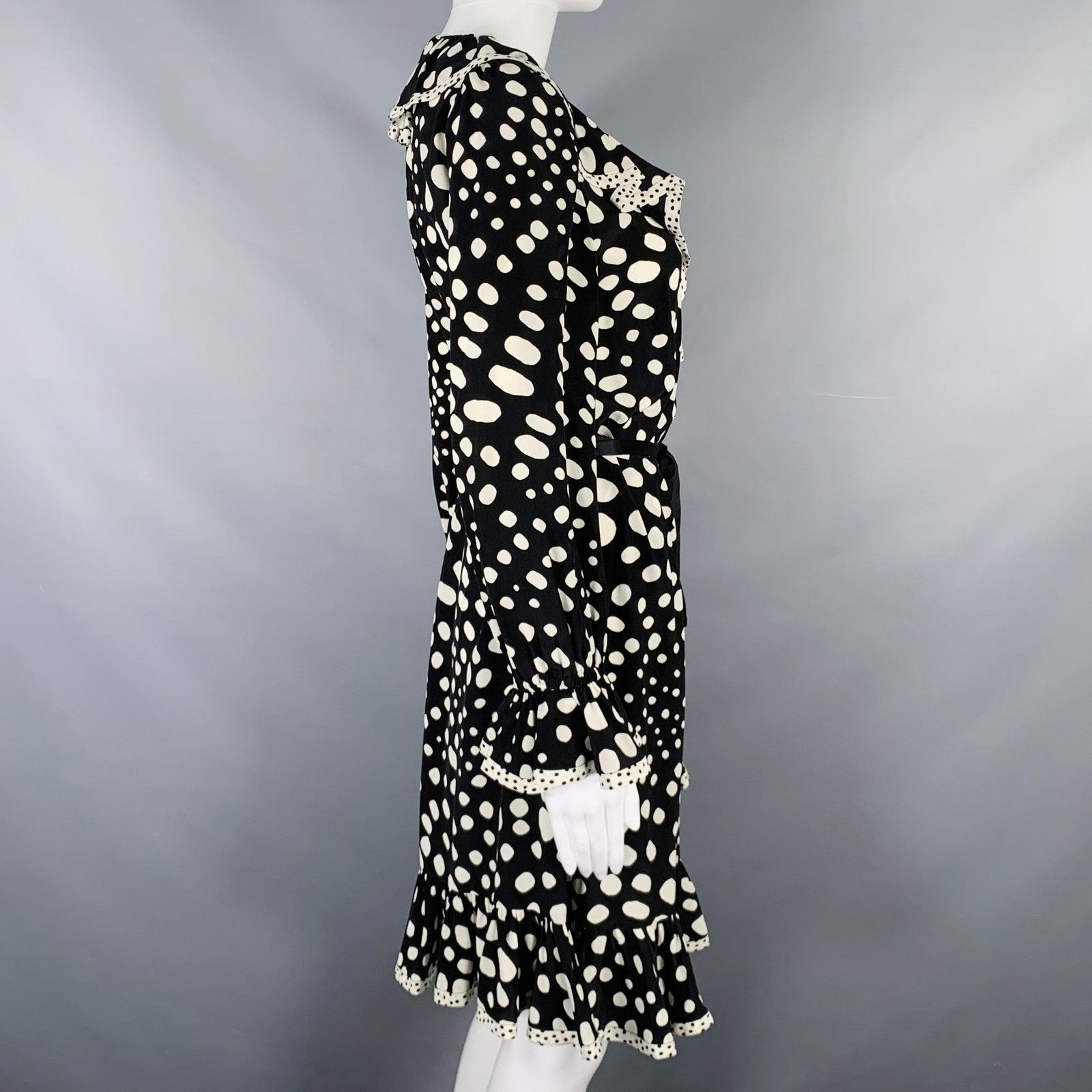 Marc Jacobs MARC JACOBS Size 4 Black White Polka Dot Wrap Dress Size S / US 4 / IT 40 - 3 Thumbnail