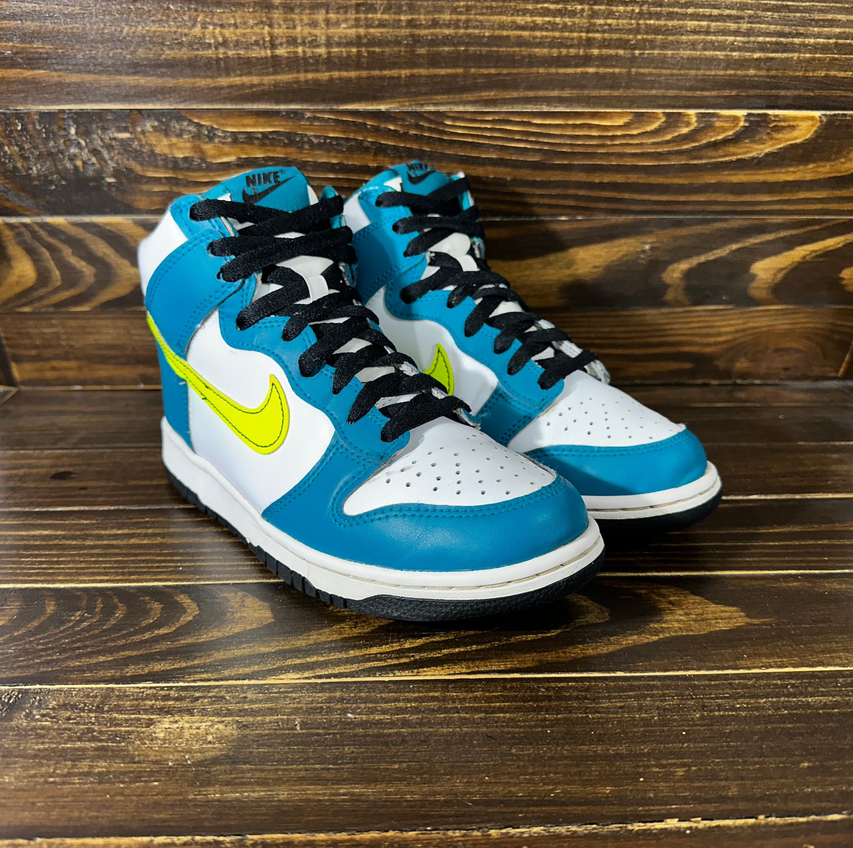 Nike Nike Dunk High Bright Spruce Volt Kids Sneakers Casual Sport Size US 6 / EU 39 - 2 Thumbnail