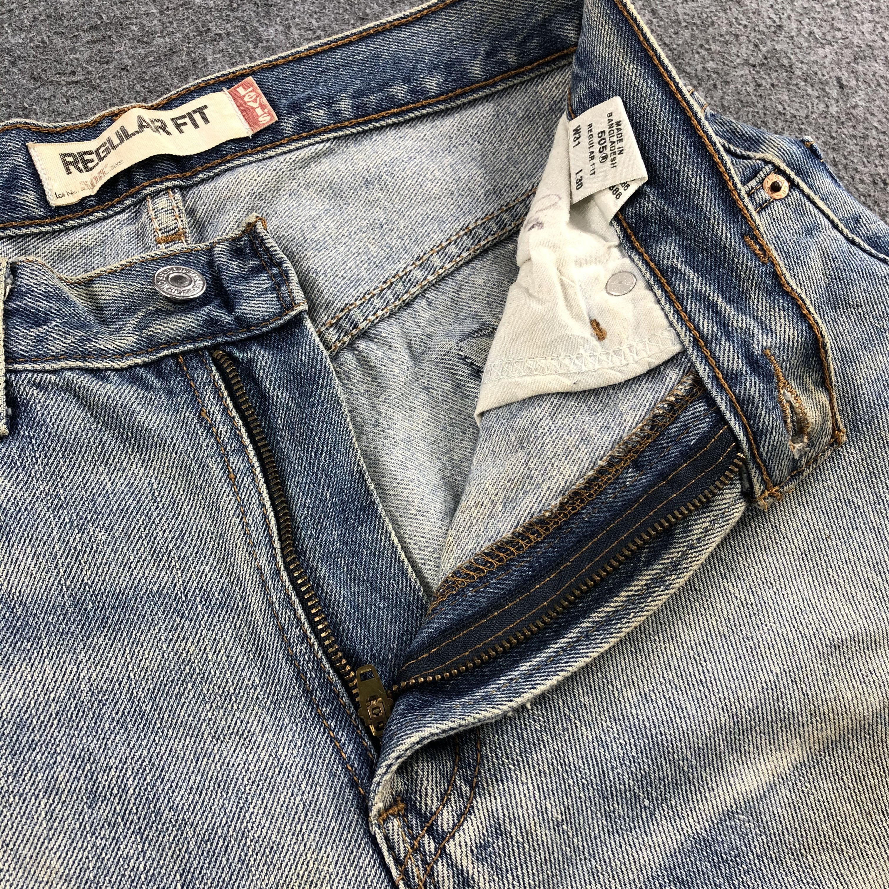 Levi's Vintage Light Wash Levis 505 Jeans-J1715 Size US 31 - 9 Thumbnail