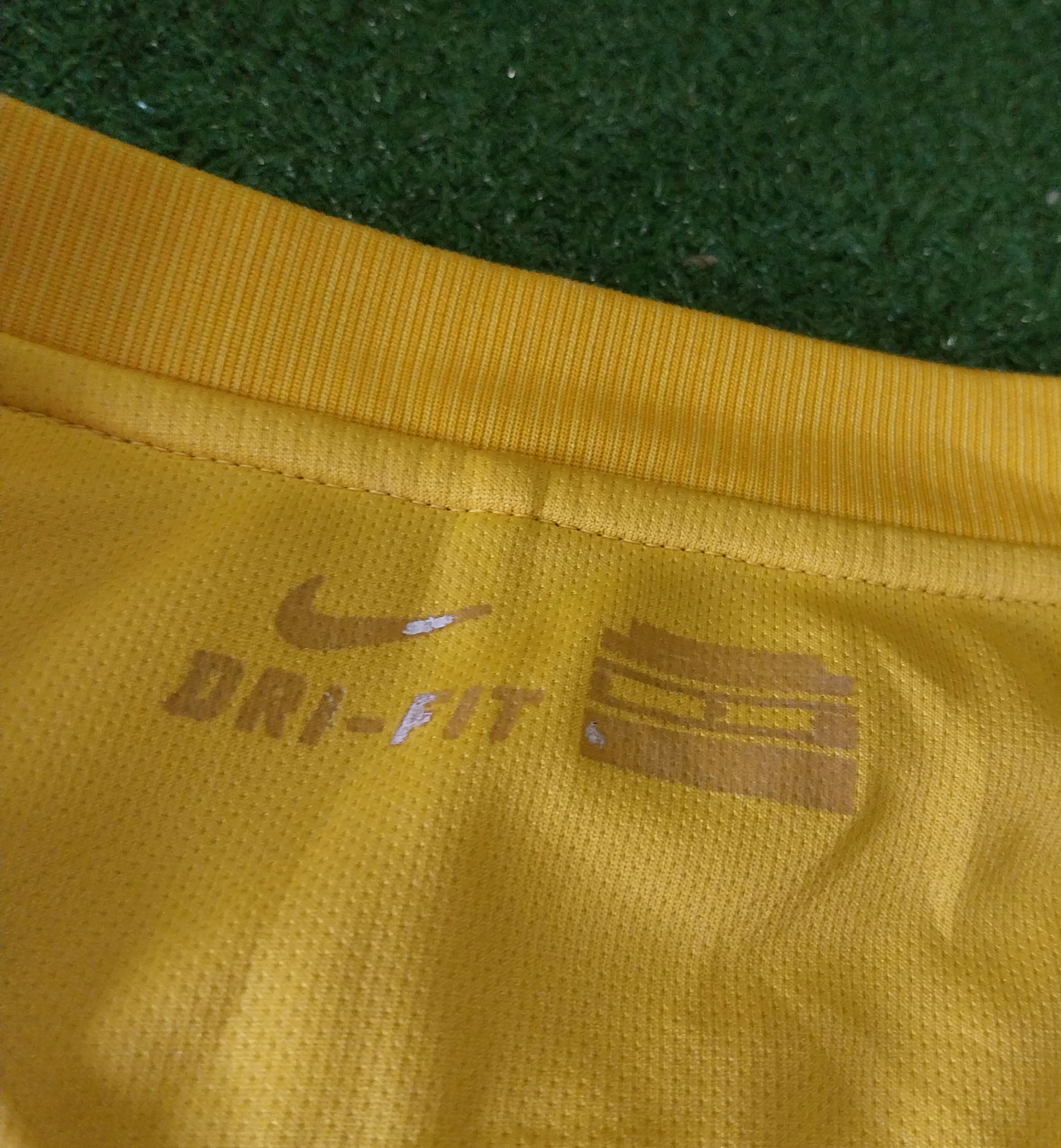 Nike Brazil home 2016 neymar jr jersey football Size US S / EU 44-46 / 1 - 4 Thumbnail