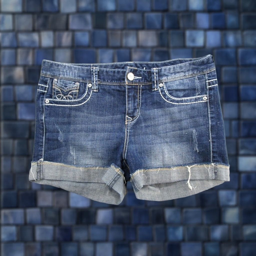 Vintage Maurices Mid Rise Denim Cuffed Shorts Womens 10 Blue Cotton Spandex Regular Denim Y2K Vintage No Stitch Classic 9/10 Styles Womens Size 32" / US 10 / IT 46 - 1 Thumbnail