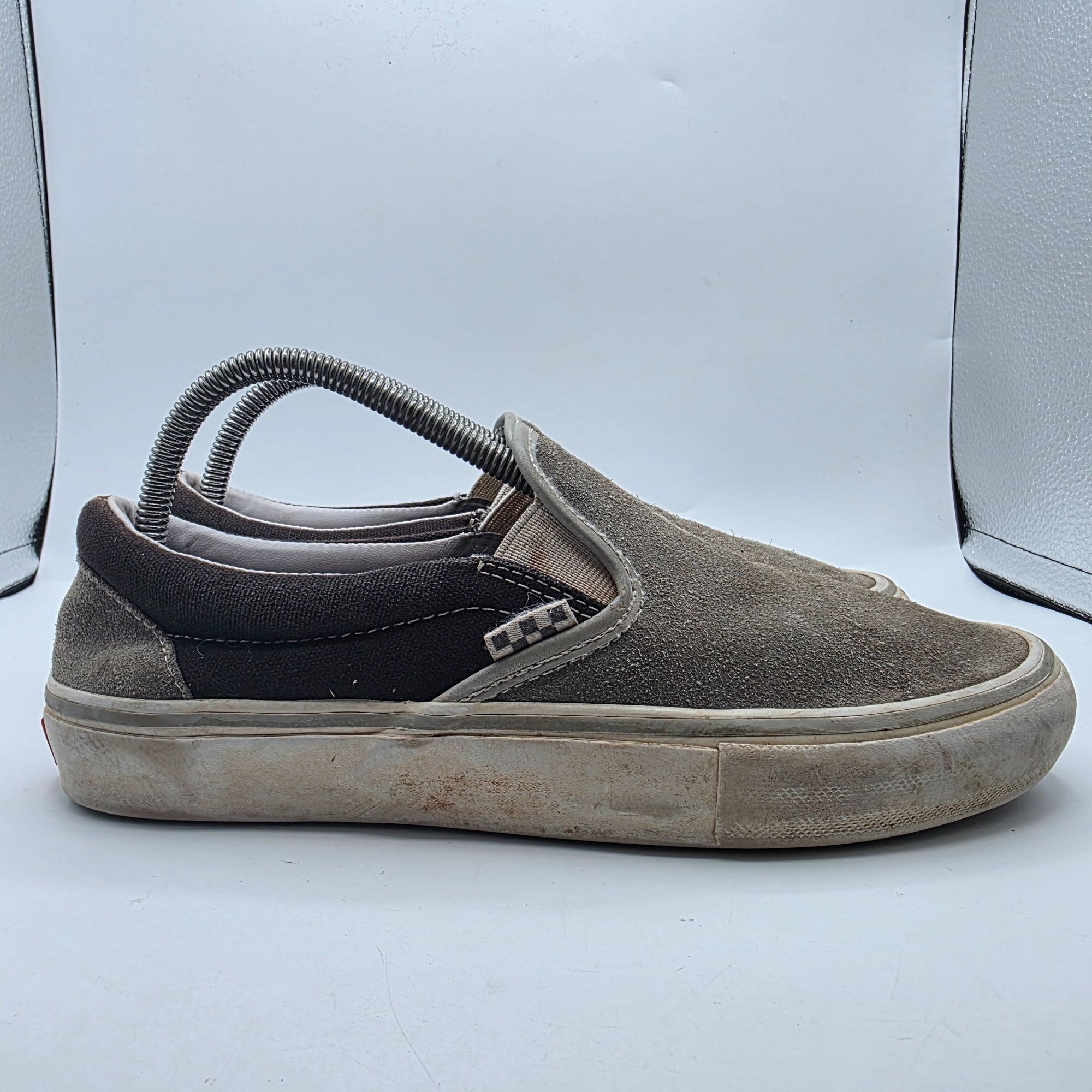 Vans Vans Slip On Skate Shoes Mens Size 8 Gray Casual Walking Sch Size US 8 / EU 41 - 12 Thumbnail