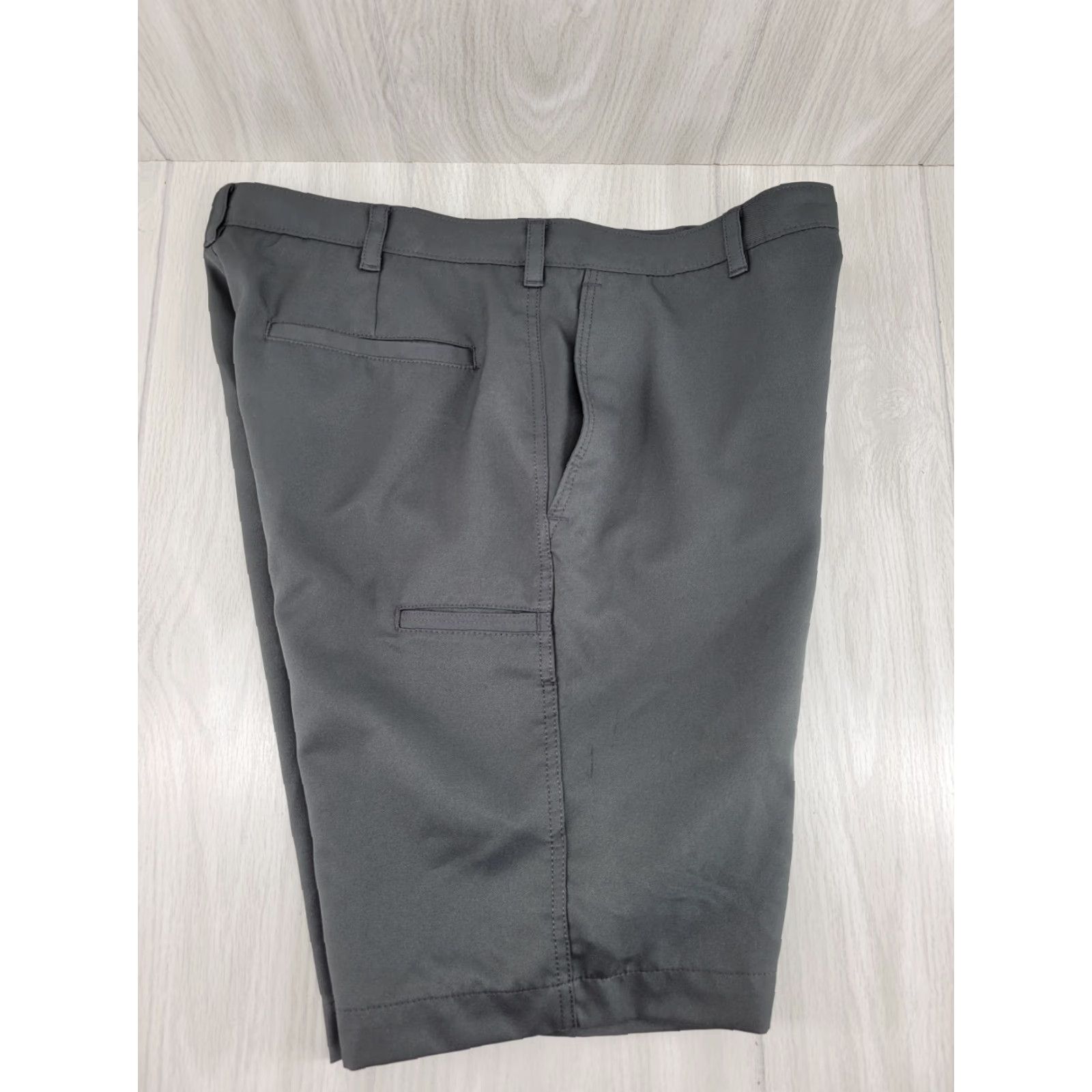 PGA Tour PGA Tour Flat Front Shorts Gray Solid Print Men's Size 34 Size US 34 / EU 50 - 5 Thumbnail