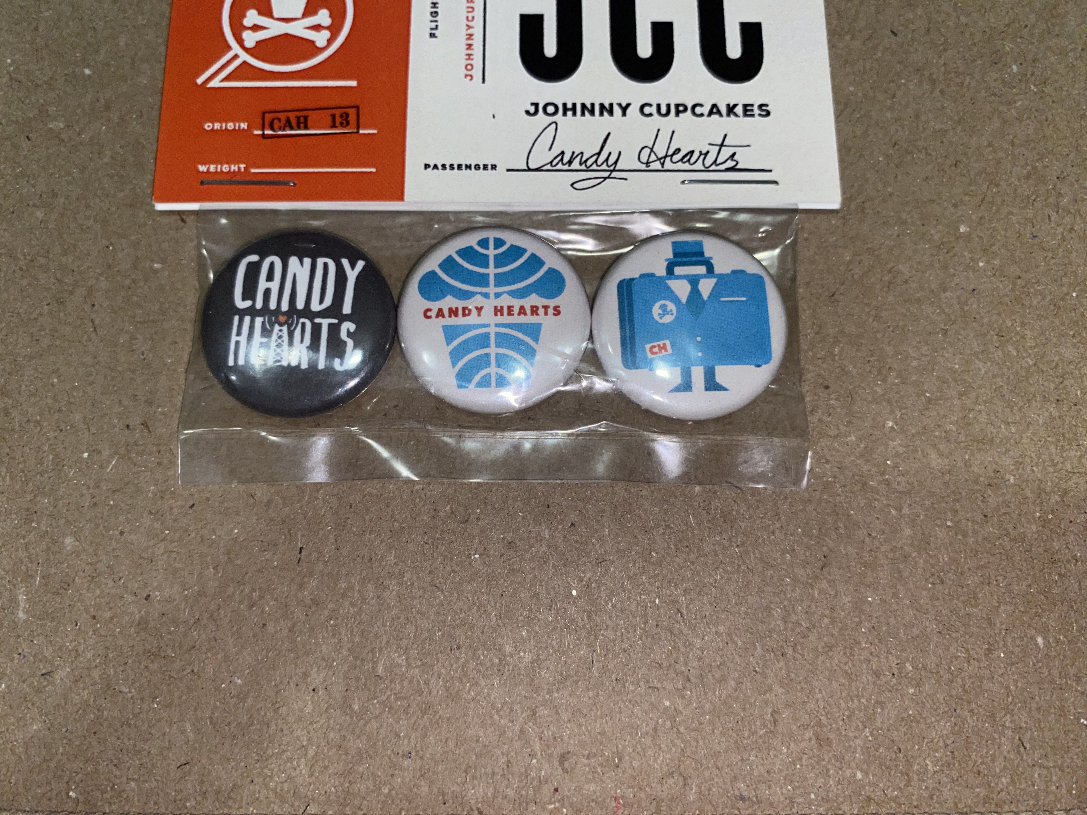 Johnny Cupcakes × Vintage Johnny Cupcakes Candy Hearts Button Pins Lapel Brooch shirt Size ONE SIZE - 3 Thumbnail