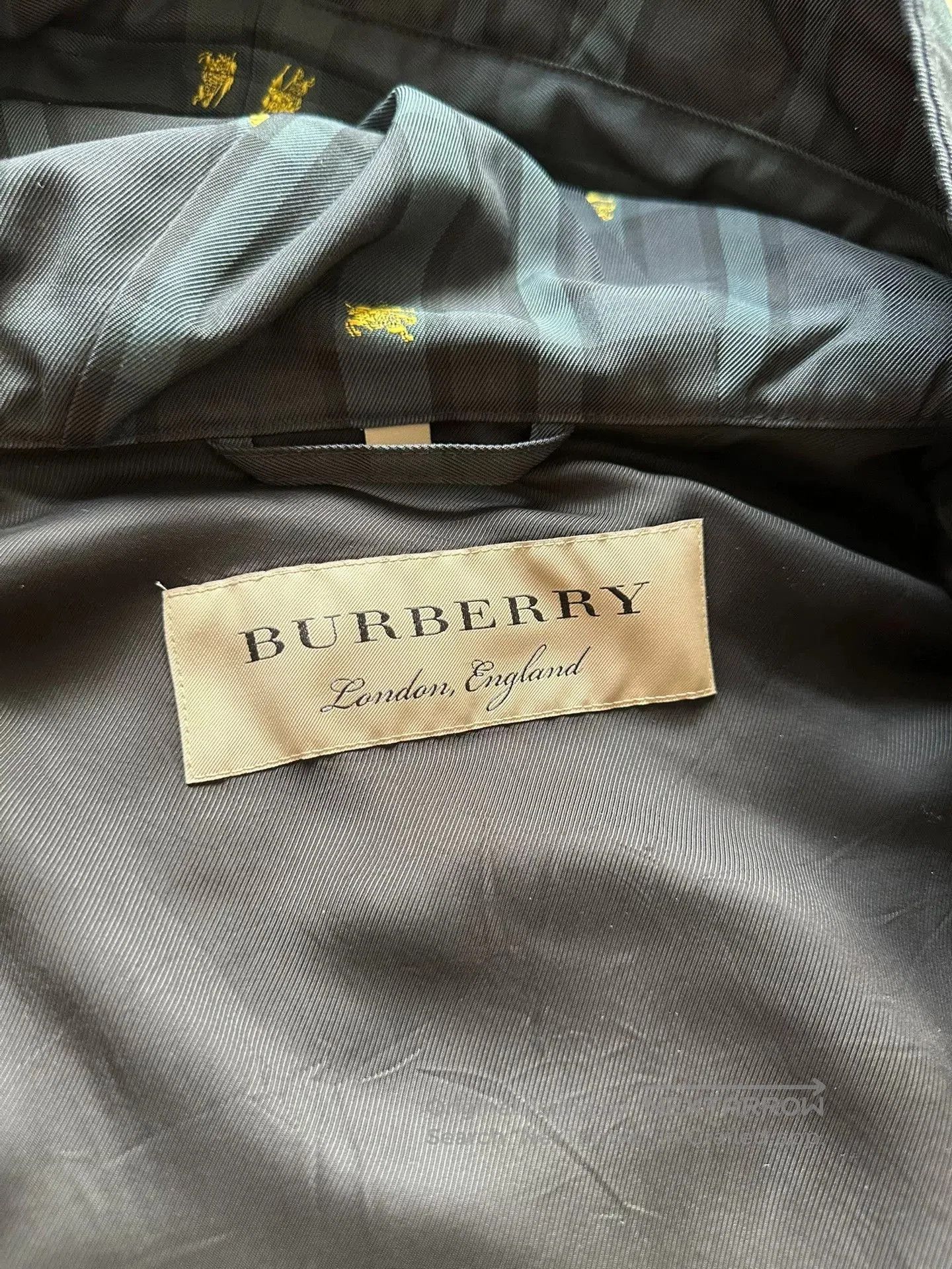 Burberry burberry oversized hooded jacket with unique design. Size US XXL / EU 58 / 5 - 5 Thumbnail