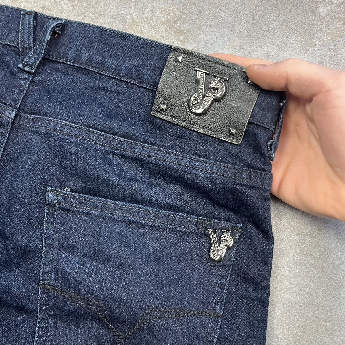 Versace Versace Jeans Dark Blue metal logo Jeans - Luxury Size US 31 - 4 Thumbnail