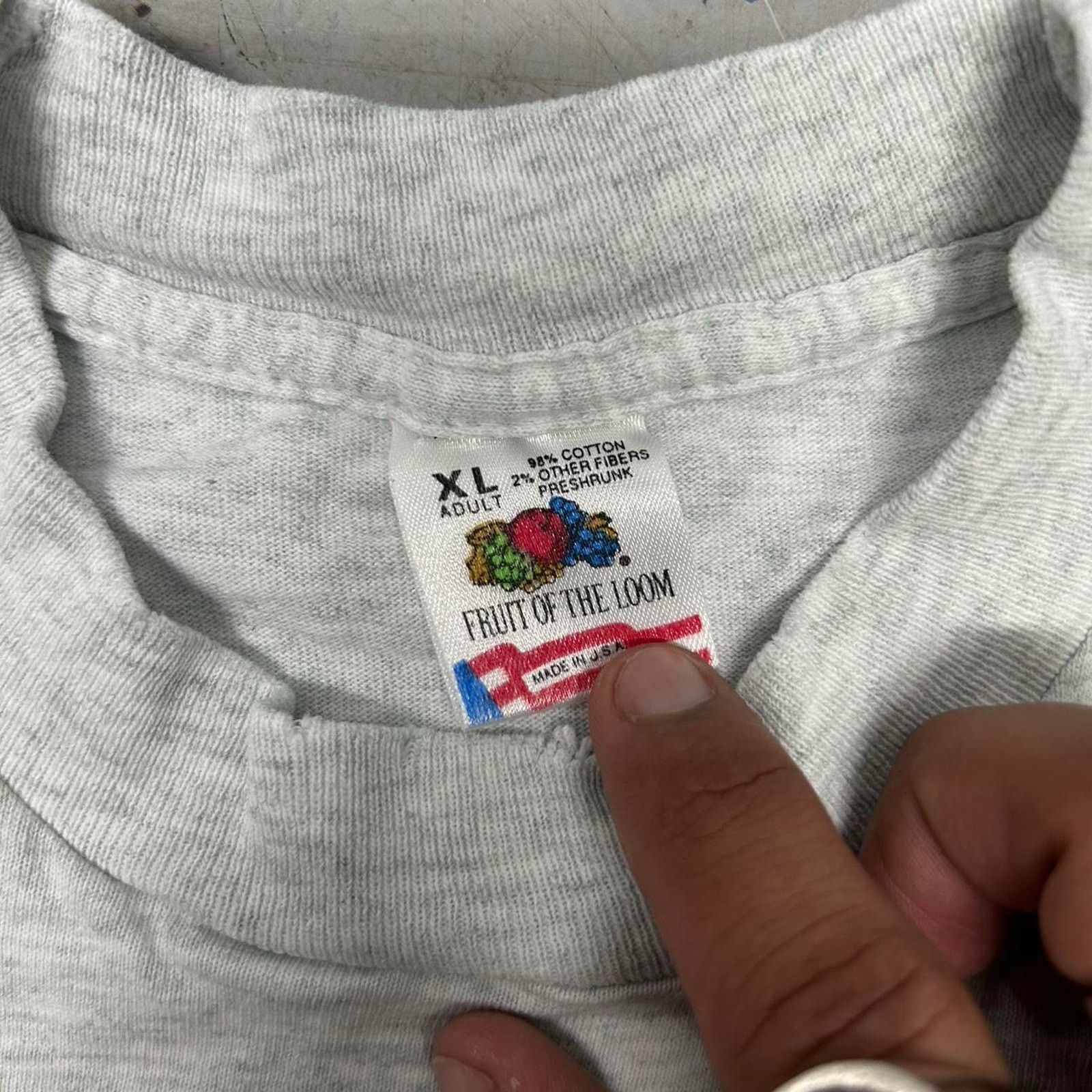 Fruit Of The Loom Grey vintage 90s "Over What Hill?" t-shirt Size US XL / EU 56 / 4 - 4 Thumbnail
