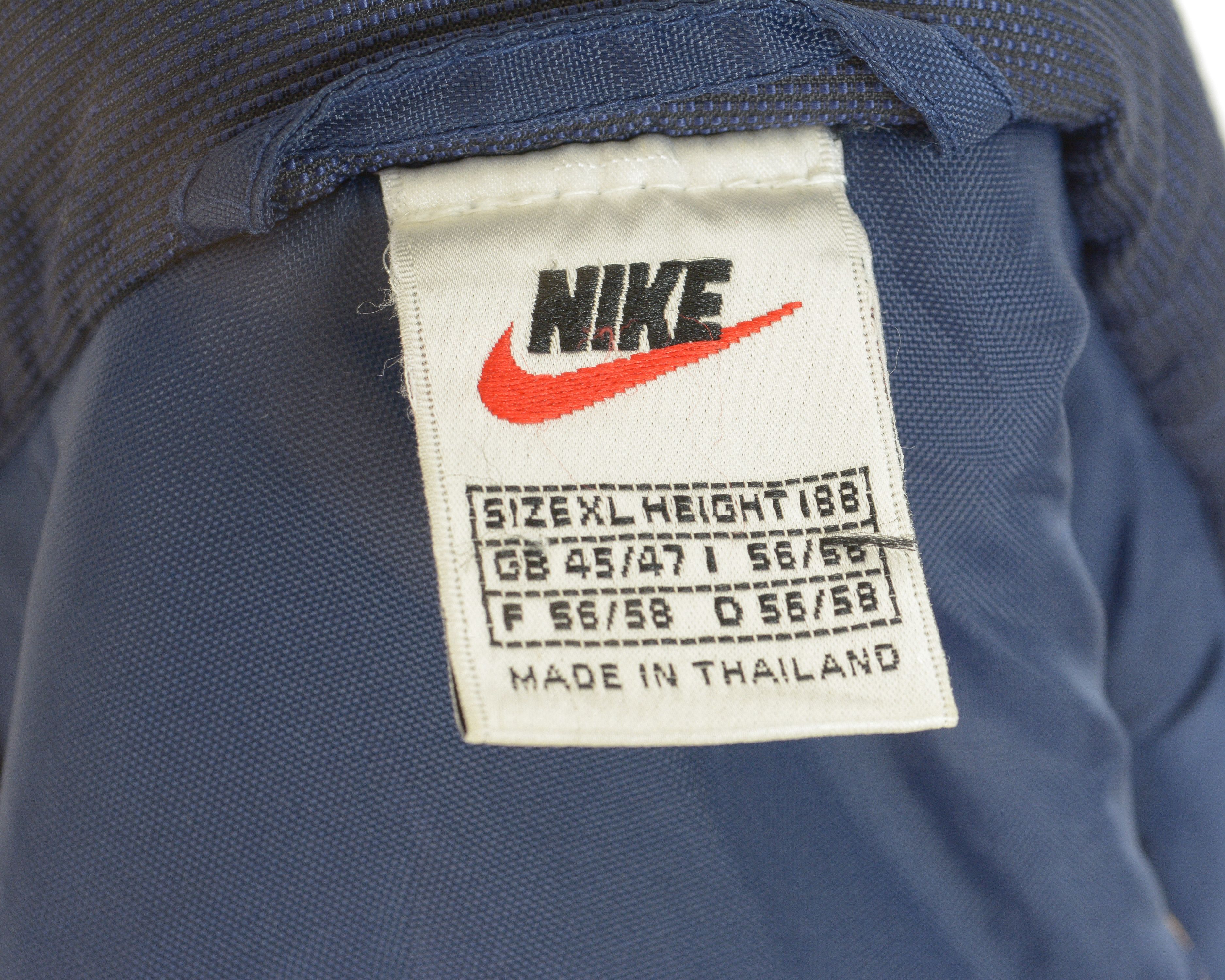 Nike Mens XL Insulated Jacket Coat Football UK 45/47 Soccer Bench Size US XL / EU 56 / 4 - 5 Thumbnail