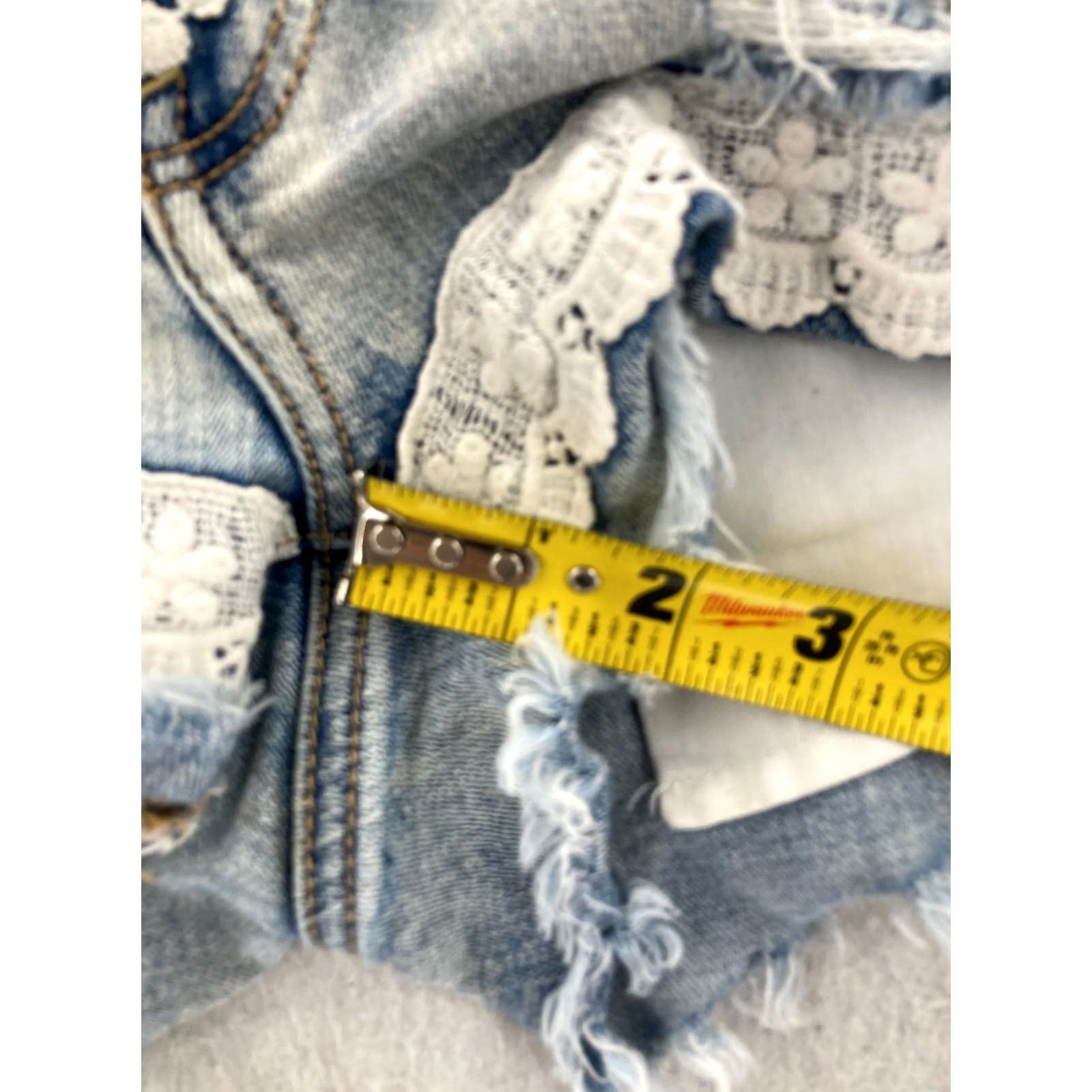 American Eagle Outfitters VINTAGE American Eagle Jean Shorts Womens 0 Blue Hi Rise Shortie Cut Off Stretch Lace Size 25" / US 0 / IT 36 - 5 Thumbnail