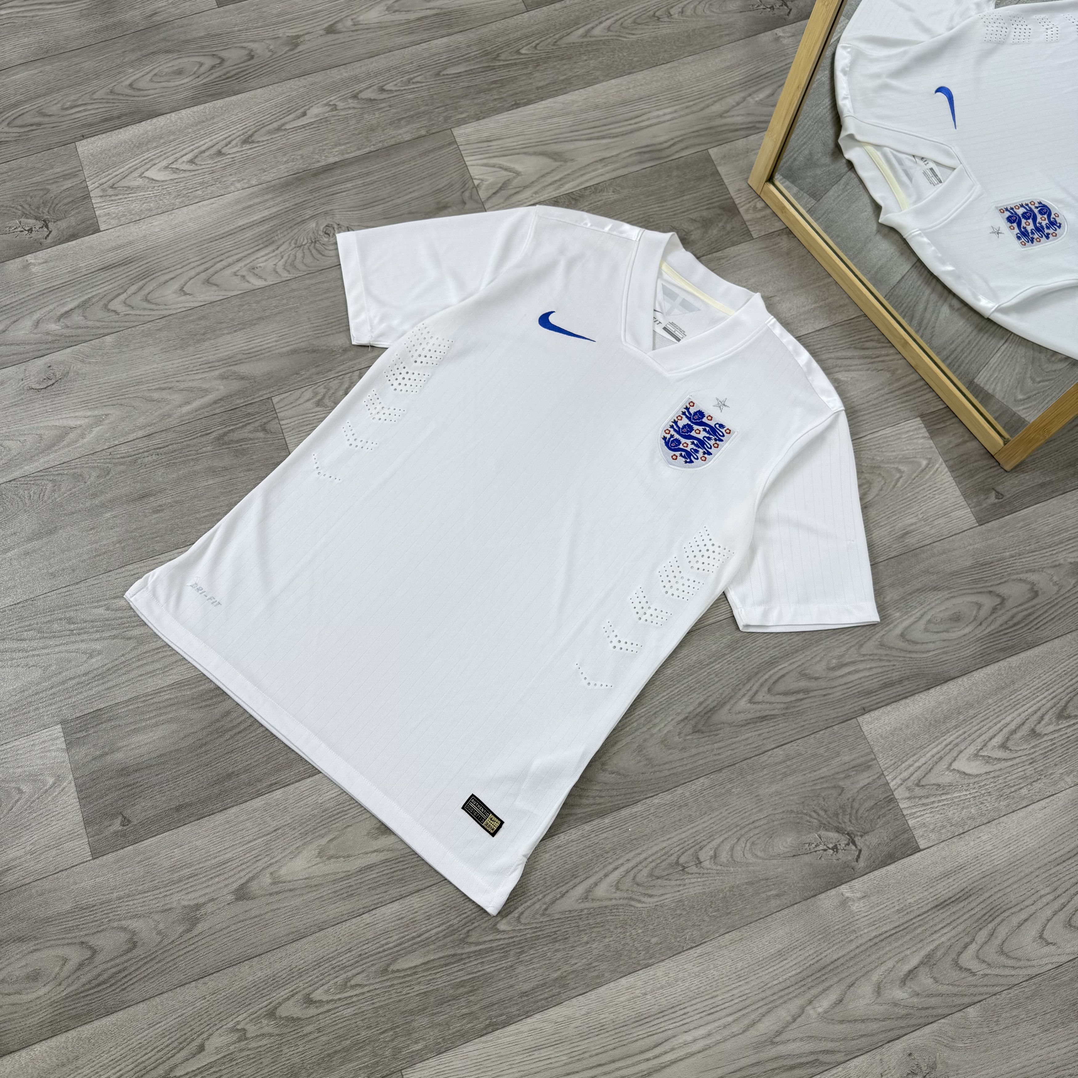 Nike Nike England National Football Team 2014 Jersey Tee Shirt Size US L / EU 52-54 / 3 - 3 Thumbnail