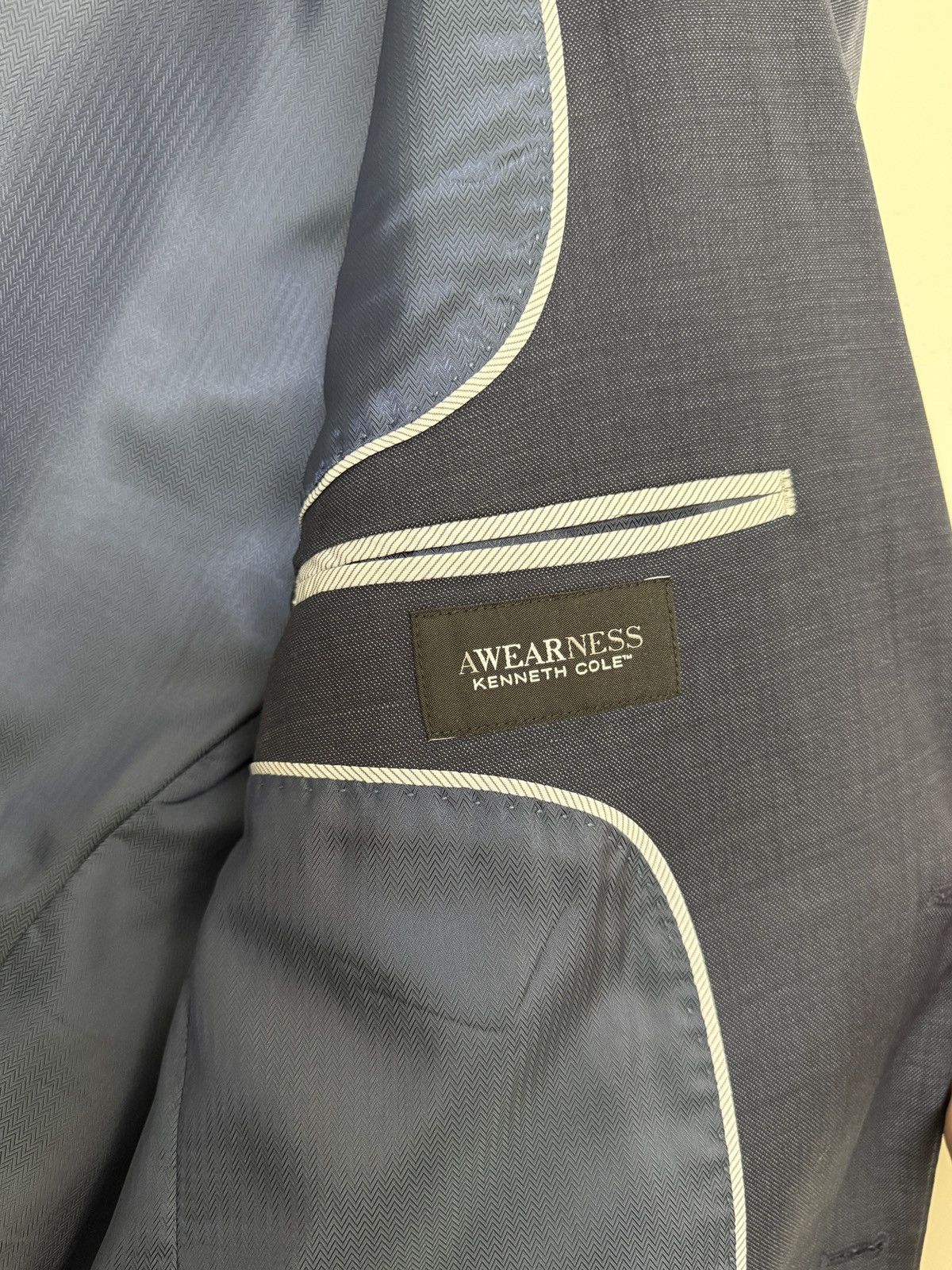Kenneth Cole Kenneth Cole Awearness Suit Size 42R - 5 Thumbnail