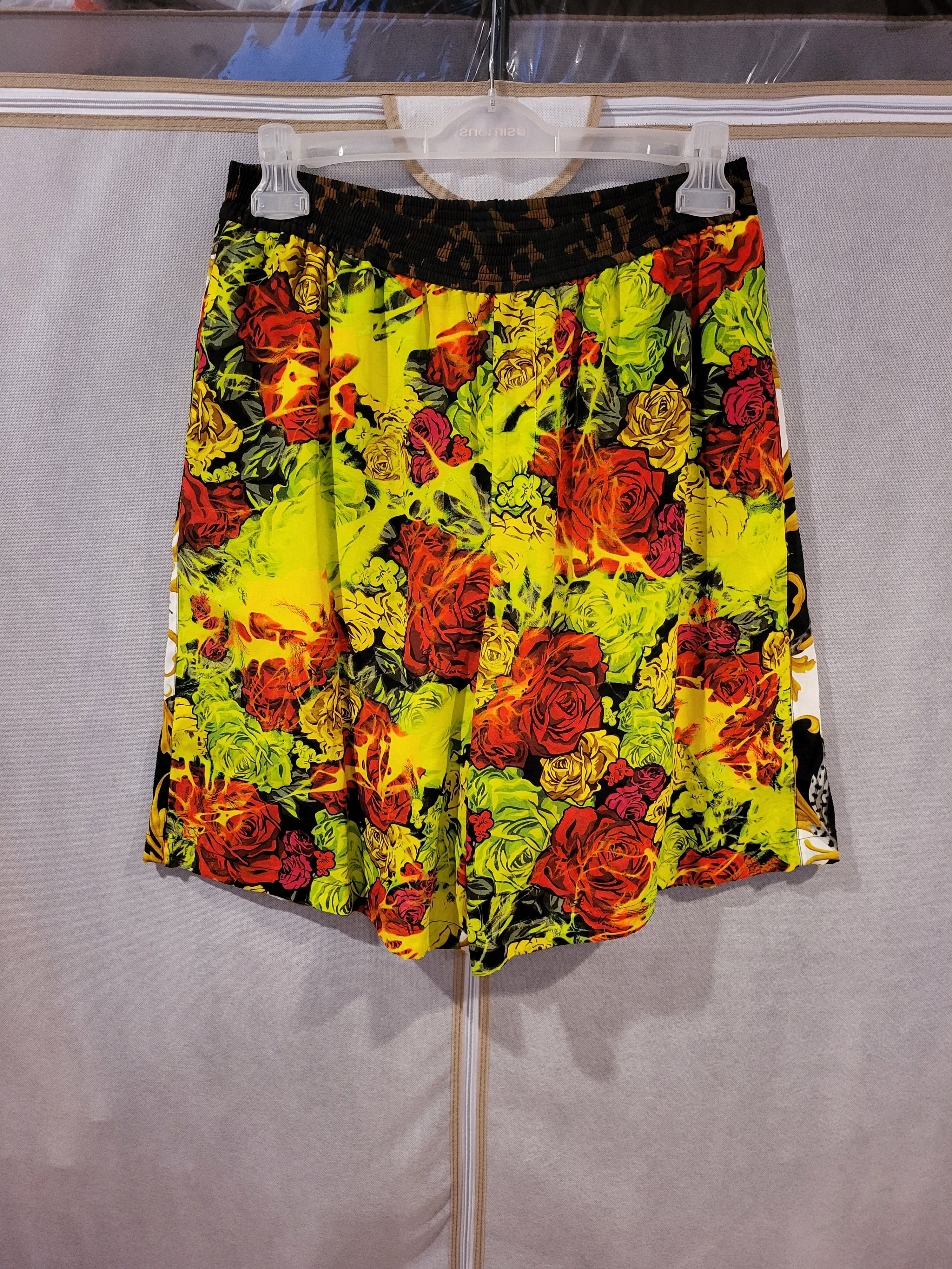 Versace Two Face Floral & Baroque Print Shorts Size US 32 / EU 48 - 1 Thumbnail