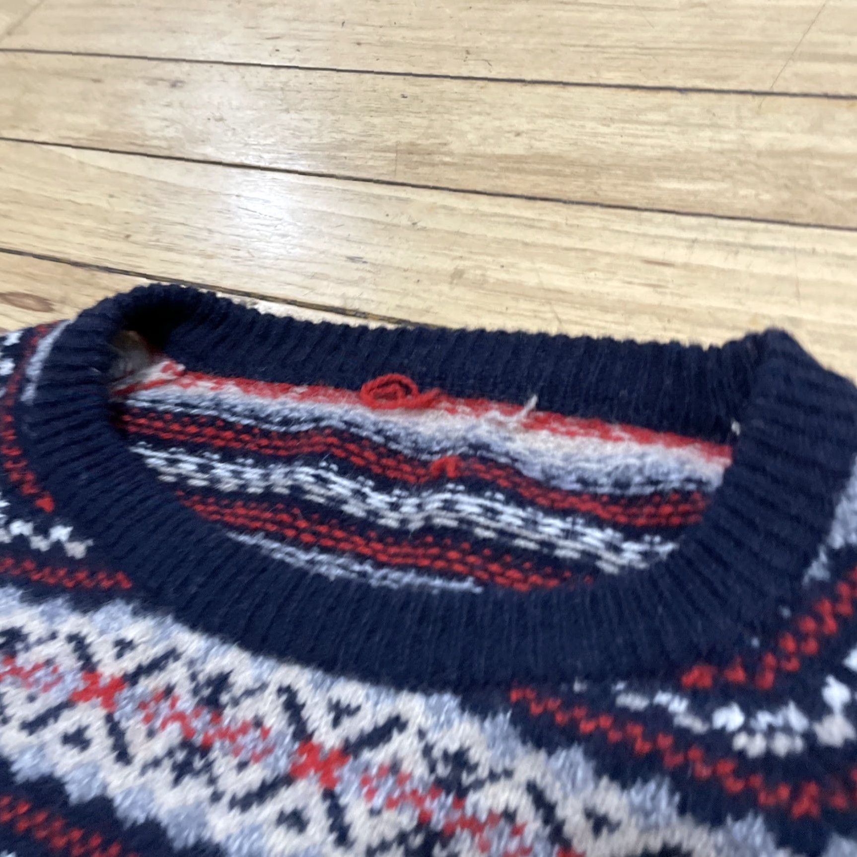 J.Crew VINTAGE J.CREW 100% Wool Fair Isle Sweater Men Adult L Red Blue Cream Nordic Crew Neck Size L / US 10 / IT 46 - 4 Thumbnail