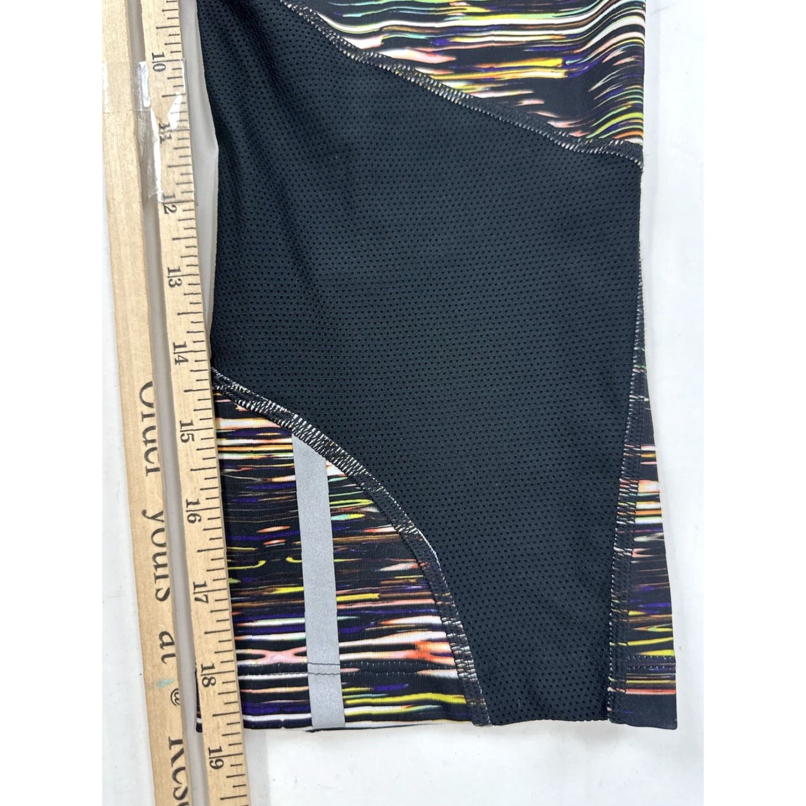 New Balance New Balance Leggings Women’s M Cropped Compression Multicolor Blue Striped Activewear Women's Leggings Size 32" / US 10 / IT 46 - 6 Thumbnail