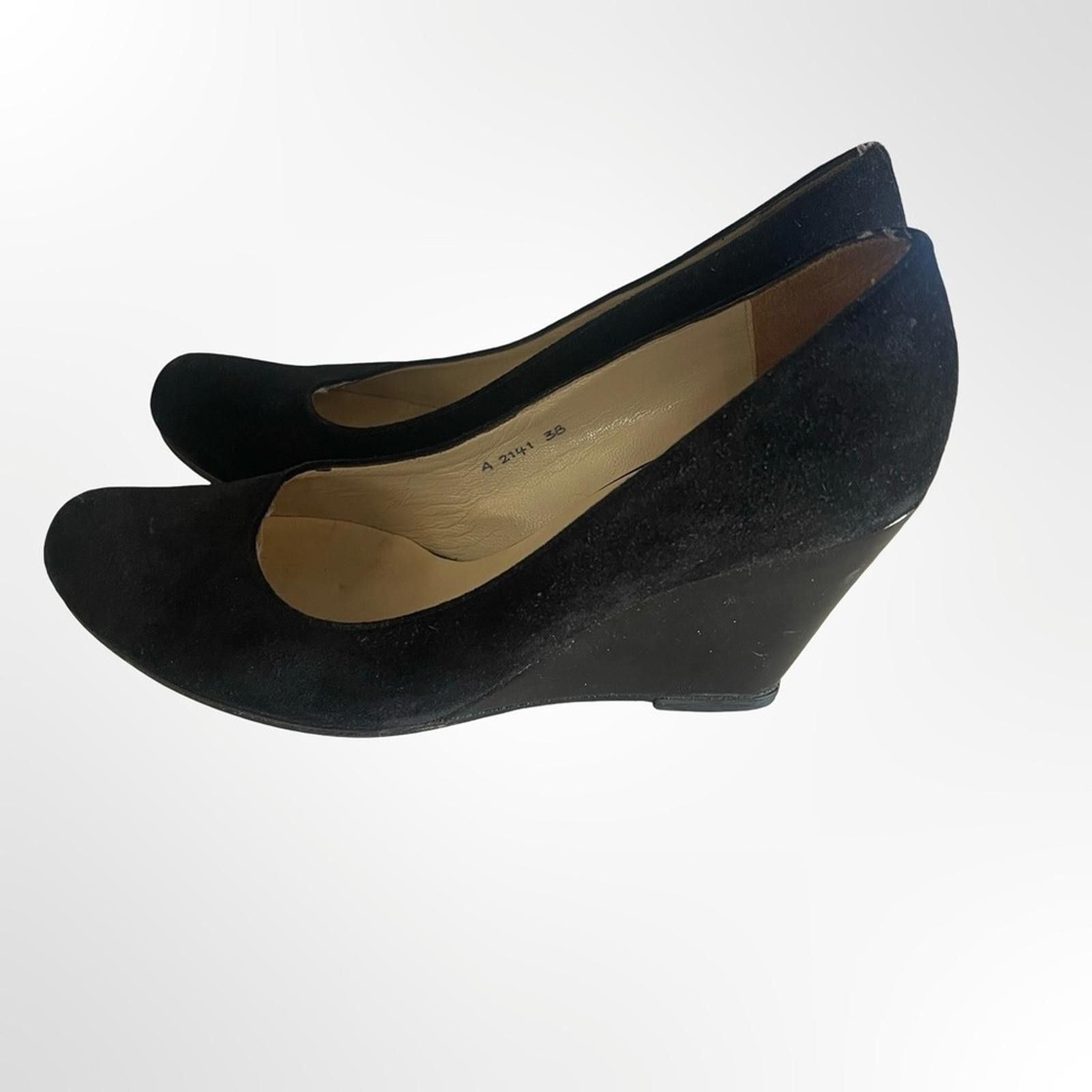 Other Vero Cuoio Black Suede Wedge Pumps Size US 7.5 / IT 37.5 - 3 Thumbnail
