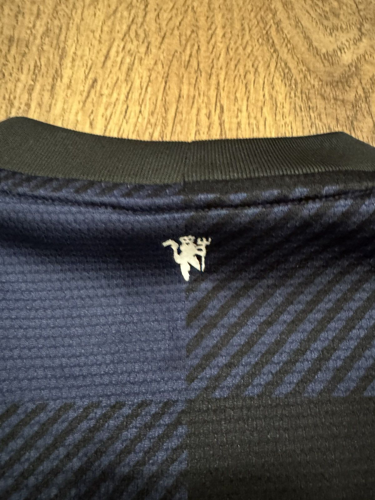 Adidas MANCHESTER UNITED 2013-14 FOOTBALL JERSEY NIKE 532838-411 M Size US M / EU 48-50 / 2 - 18 Thumbnail