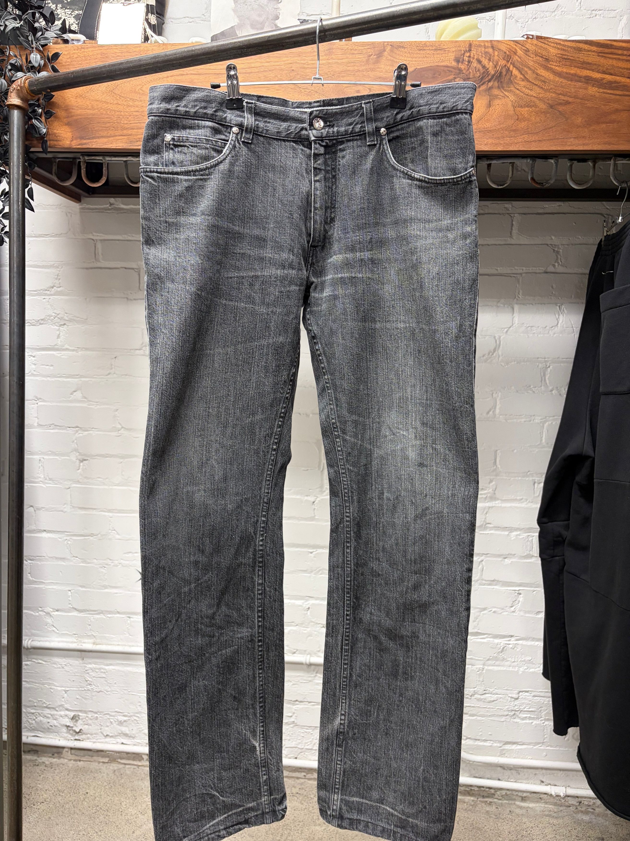 Yves Saint Laurent Vintage Yves Saint Laurent ‘Rive Gauche’ YSL Logo ‘Pocket Fade’ Black Skinny Jeans Size US 34 / EU 50 - 3 Thumbnail