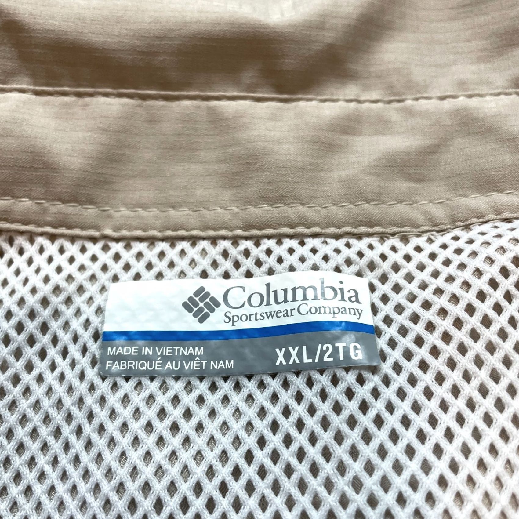 Logo 7 Columbia PFG Button Up Shirt Mens 2XL Beige Short Sleeve Omni-Shade Outdoor Logo Shirt Size US XXL / EU 58 / 5 - 4 Thumbnail