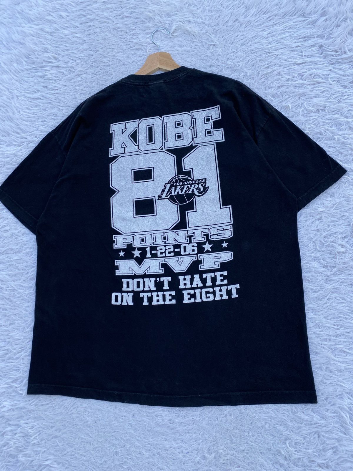 NBA Rare Vintage Y2K NBA Kobe Bryant Tshirt Size US XL / EU 56 / 4 - 16 Thumbnail