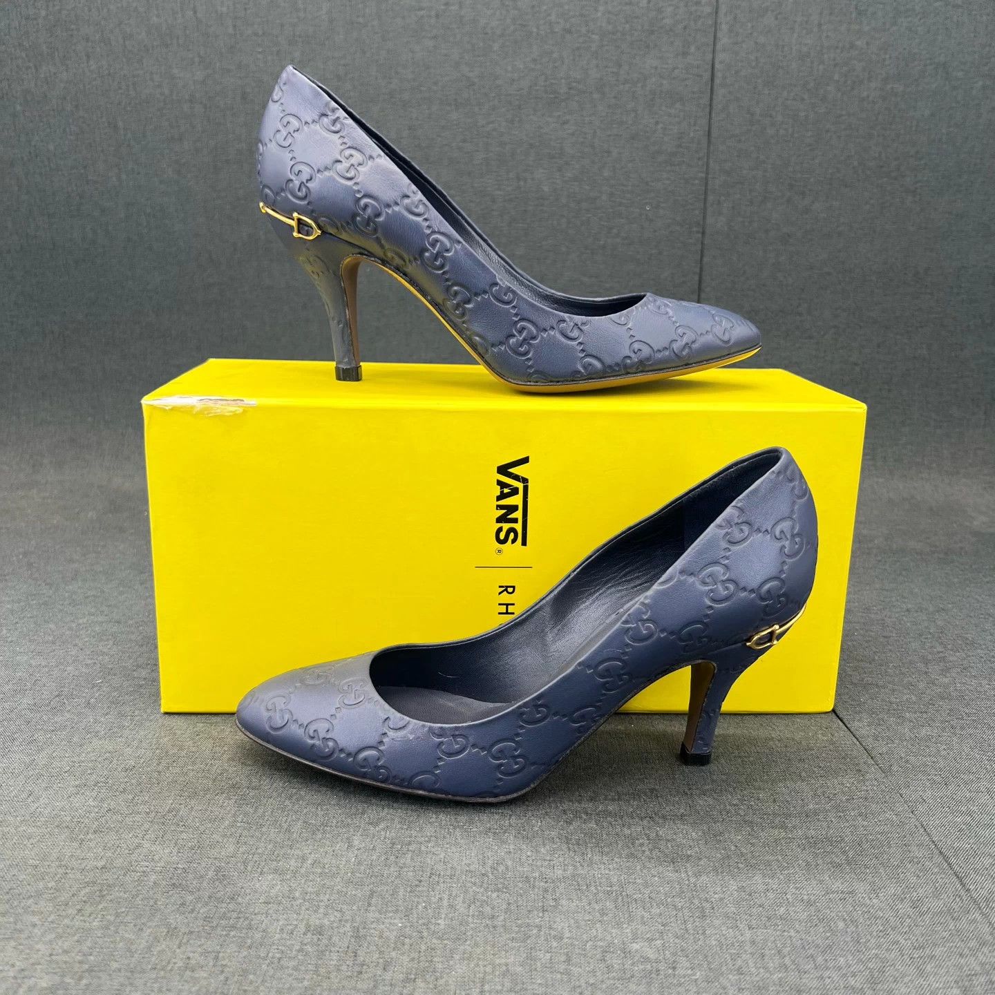 Gucci Gucci purple GG all over logo heels 37.5 worn Size US 7.5 / IT 37.5 - 3 Thumbnail