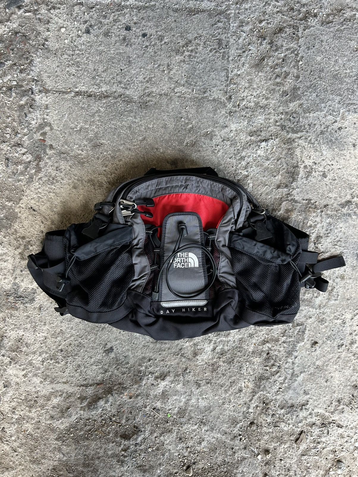 Supreme × The North Face Supreme The North Face Split Waist Bag in