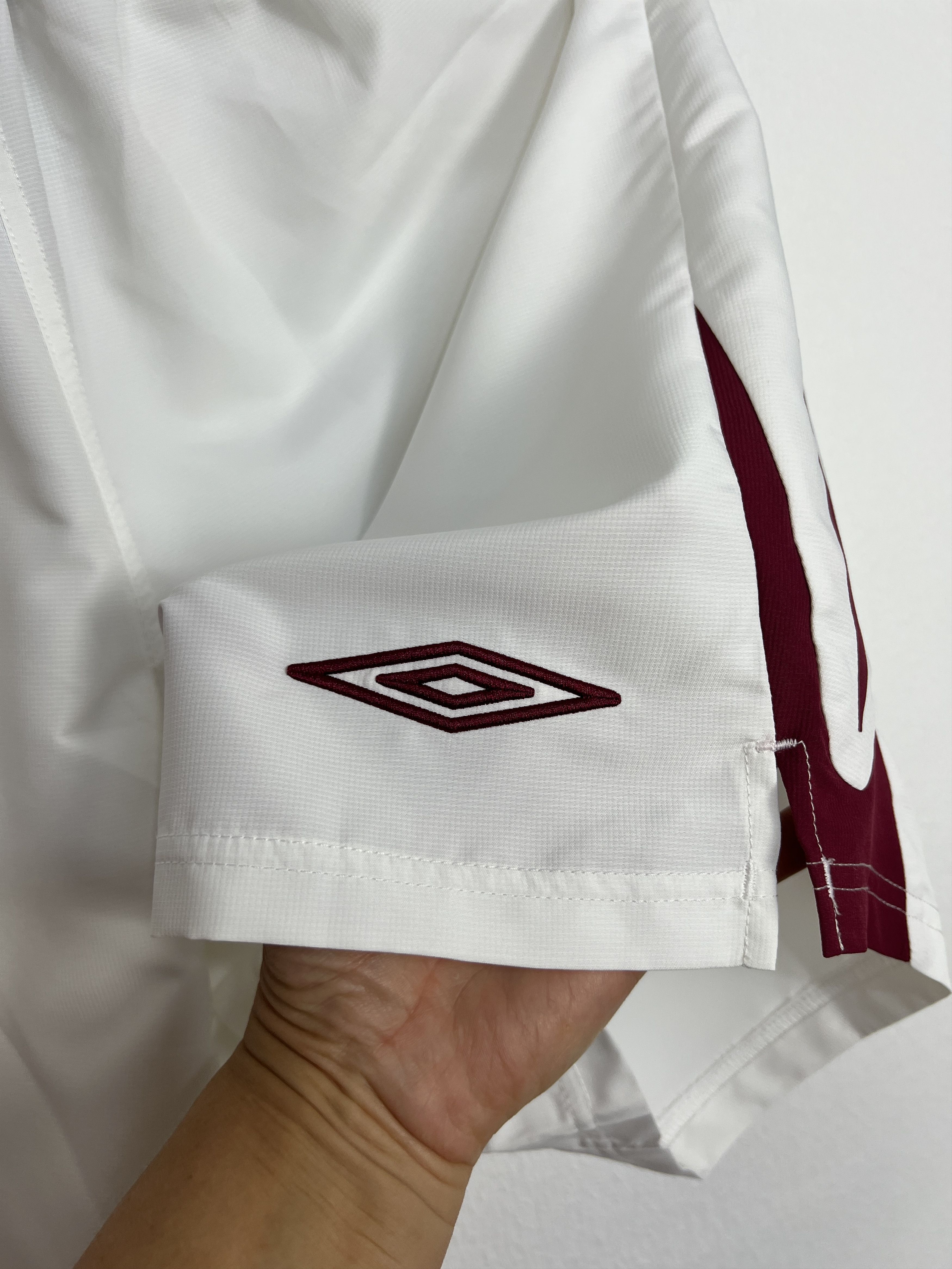 Umbro Vintage Umbro Heart Of Midlothian Hearts Football Shorts Size US 36 / EU 52 - 4 Thumbnail