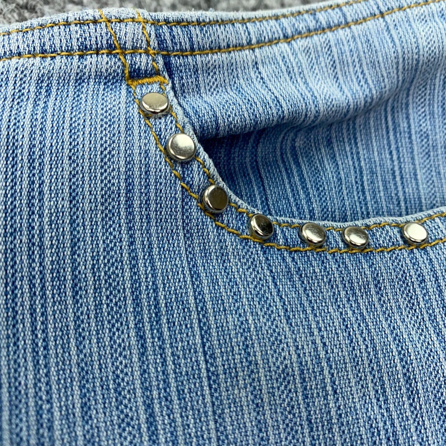 Vintage VTG R4R Rave 4 Real Capri Jeans Womens 15 Blue Stretch Mid-Rise Faded Studded Jeans Size 34" / US 12 / IT 48 - 4 Thumbnail
