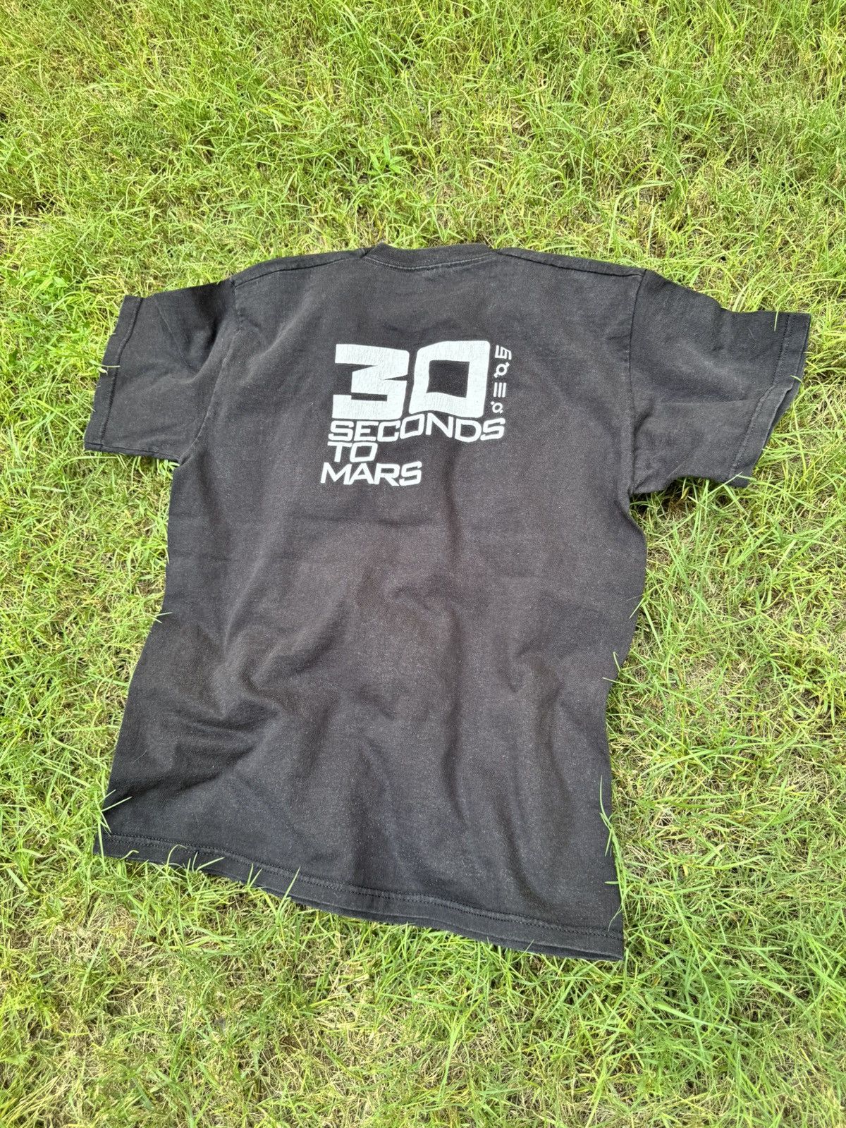 Vintage Vintage 30 Seconds To Mars Tee T-shirt Size US M / EU 48-50 / 2 - 6 Thumbnail