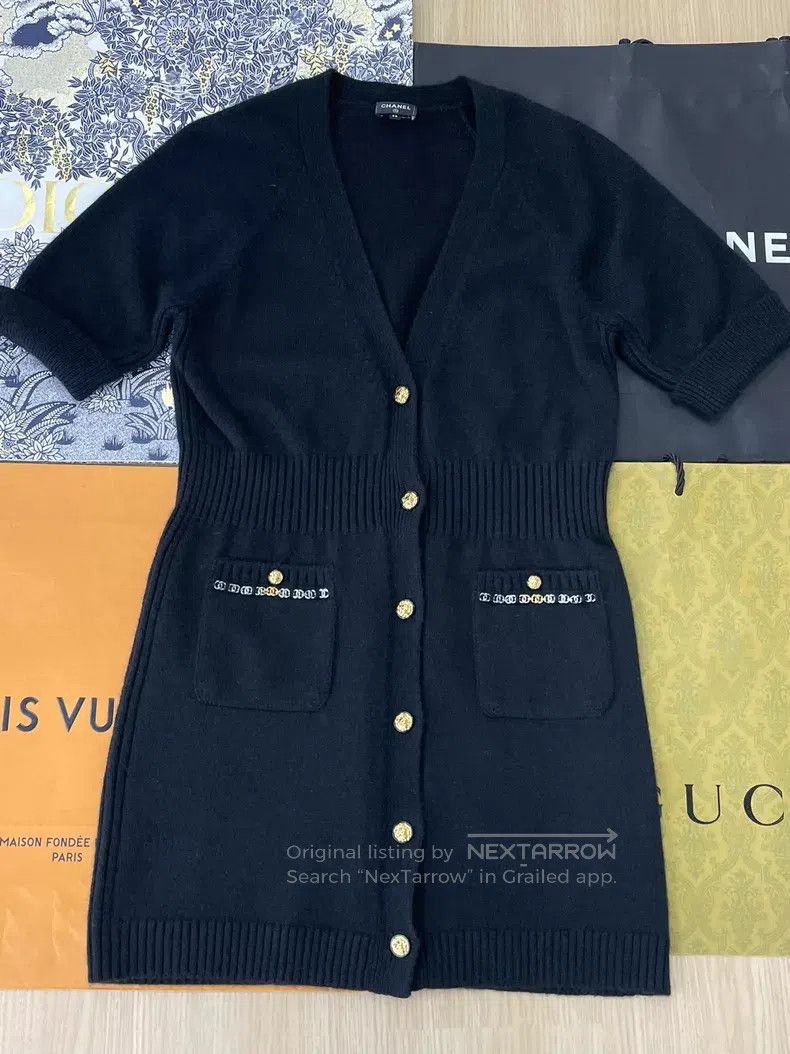 Chanel Chanel Black V-neck cashmere knitted dress Size XS / US 0-2 / IT 36-38 - 1 Thumbnail