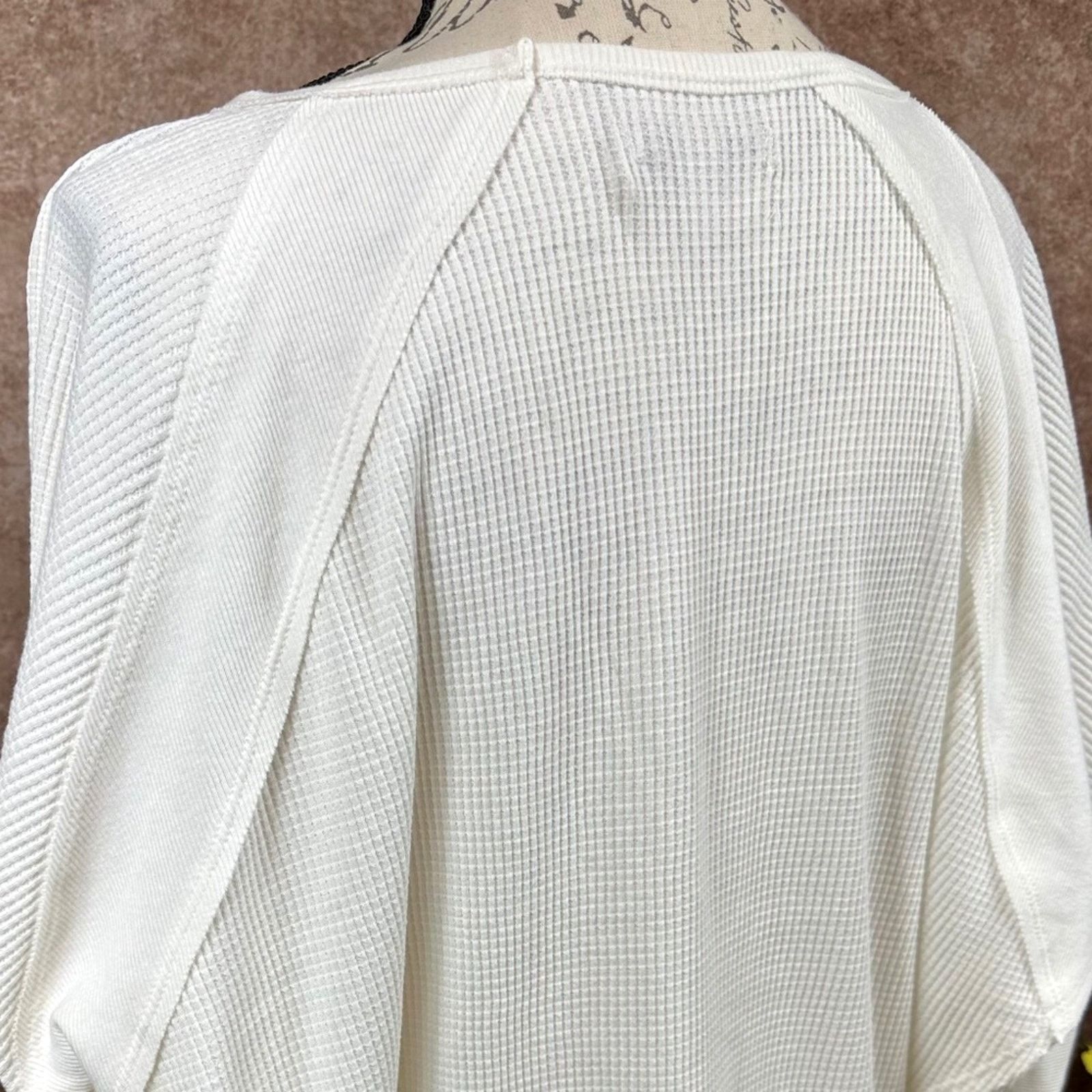 Free People Free People Santa Clara Waffle Knit Oversized Alabaster S Size S / US 4 / IT 40 - 18 Thumbnail