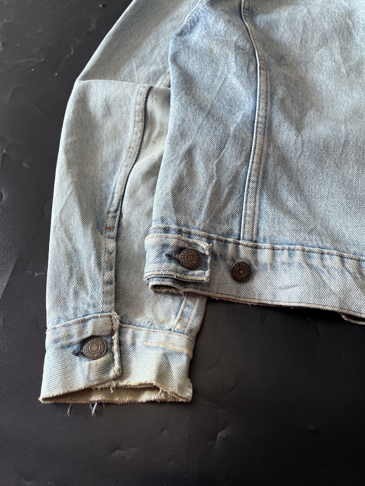 Levi's 1980s Levis Distressed denim jacket Size US S / EU 44-46 / 1 - 11 Thumbnail