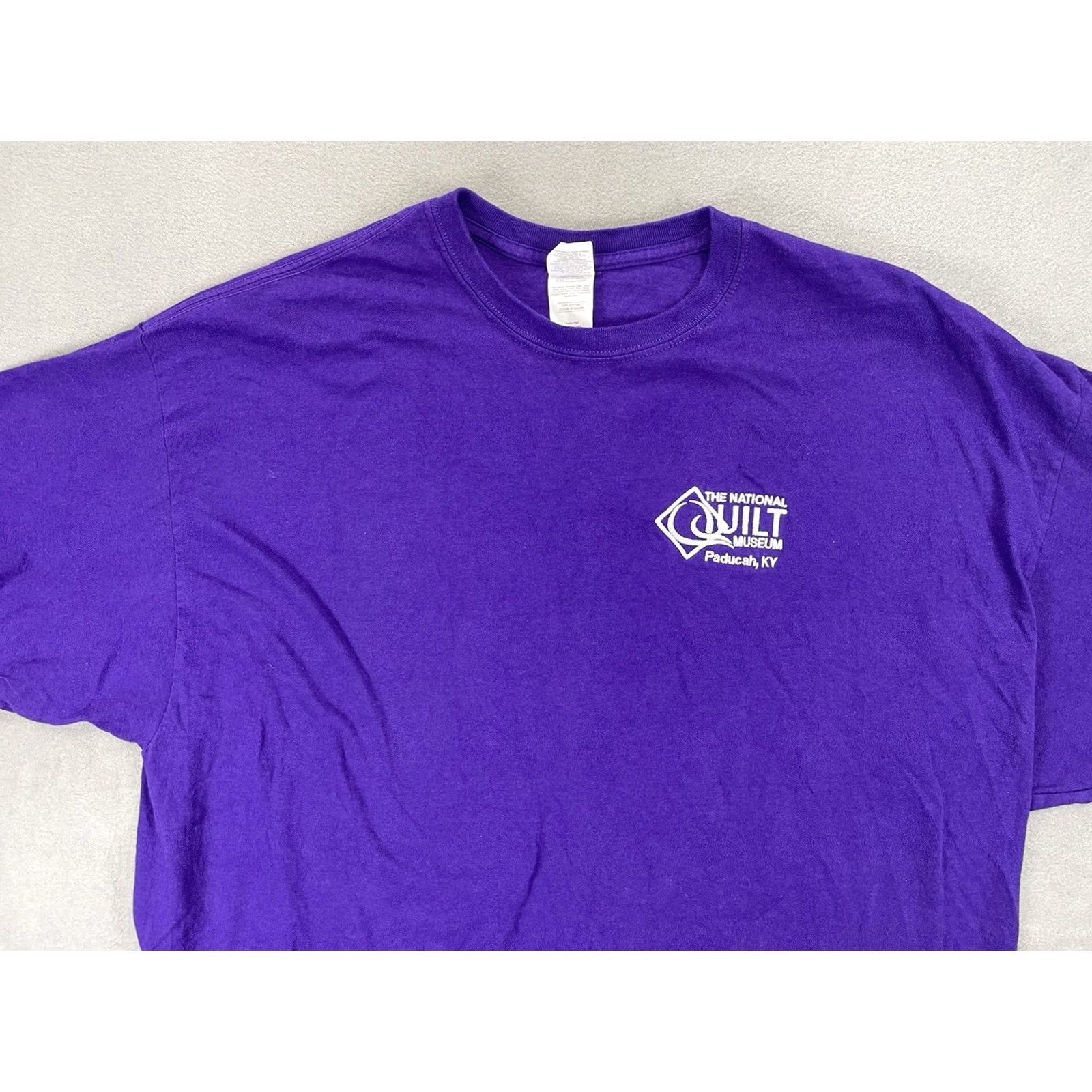 Gildan National Quilt Museum Paducah Kentucky Embroidered Purple 2XL T Shirt Size US XXL / EU 58 / 5 - 4 Thumbnail
