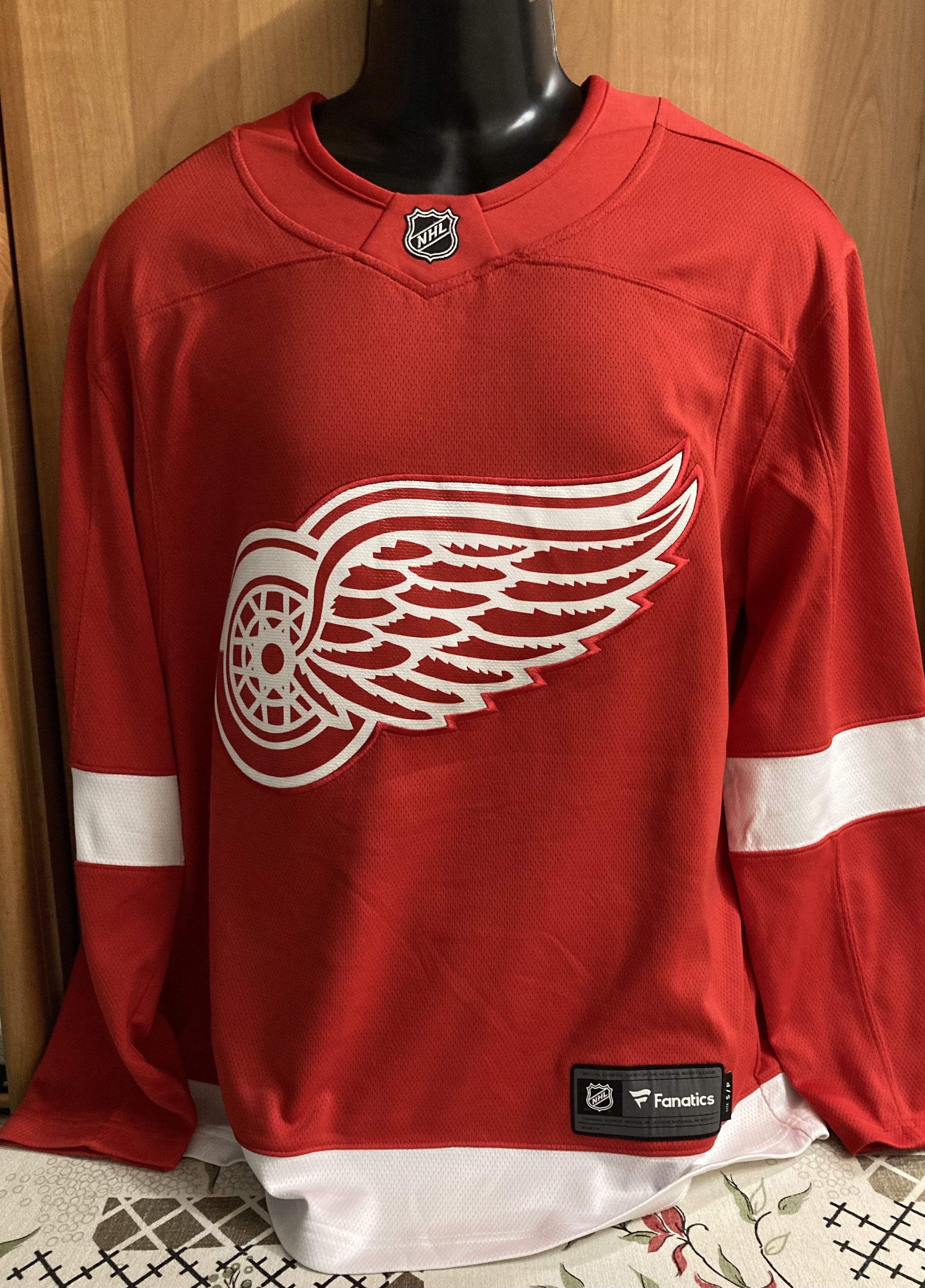 NHL Detroit Red Wings Breakaway Home Jersey - Red.size- S Size US S / EU 44-46 / 1 - 6 Thumbnail