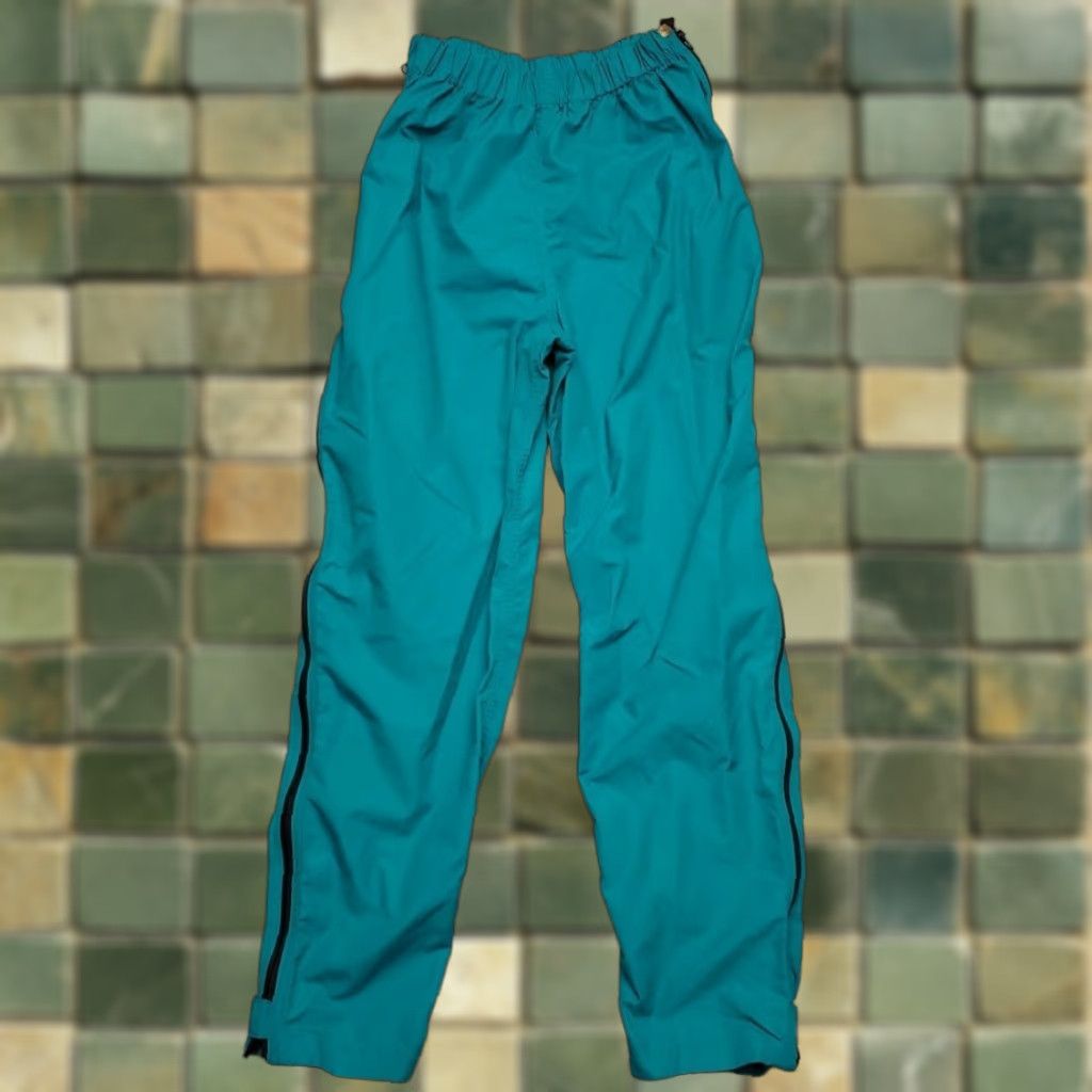 Vintage VTG LL Bean Track Pants Womens M Green Nylon Lined Windbreaker Zip Made in USA Size 32" / US 10 / IT 46 - 1 Thumbnail