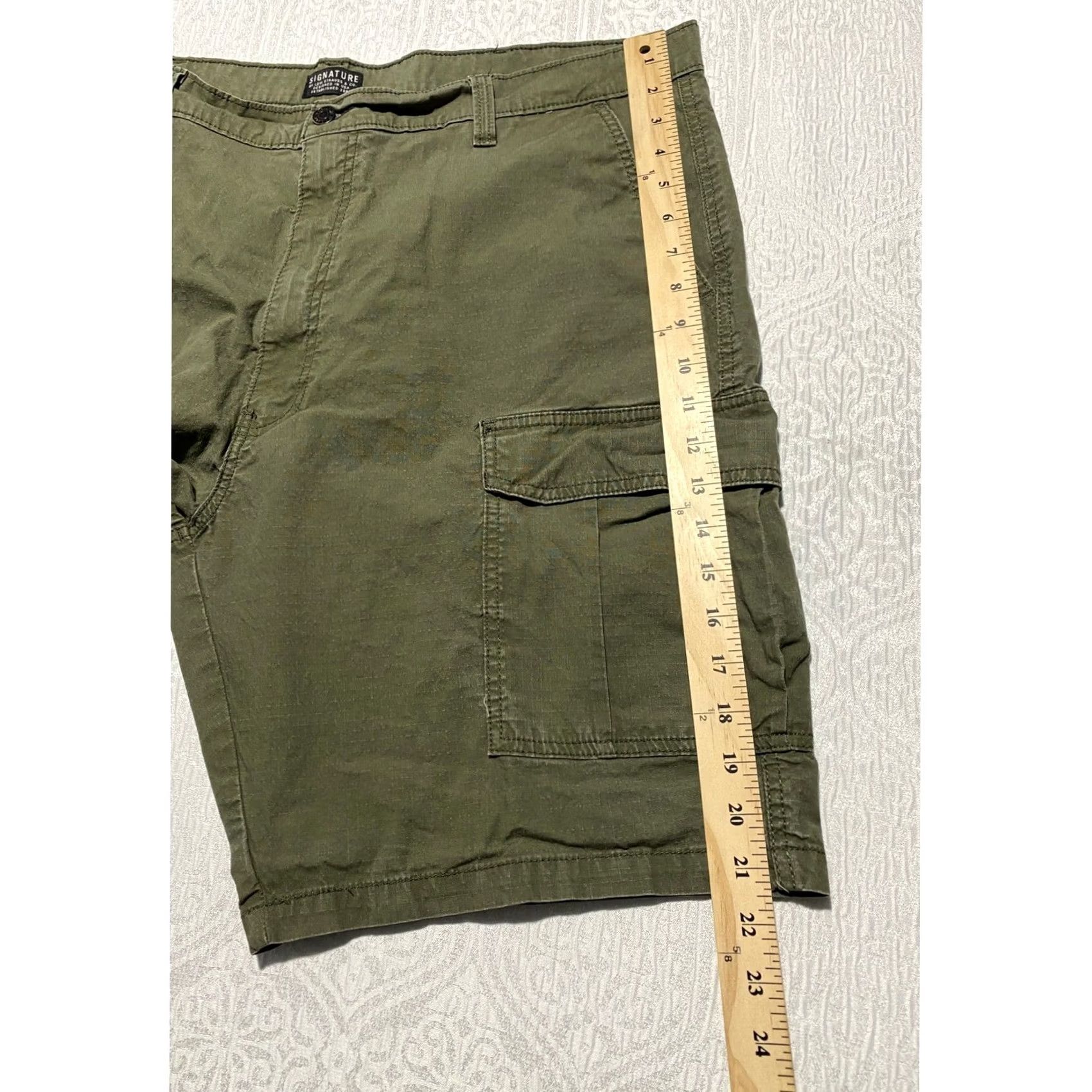 Olive Signature by Levi Strauss Mens Cargo Shorts Olive Green Size 42 Ripstop Cotton Blend Size US 42 / EU 58 - 6 Thumbnail