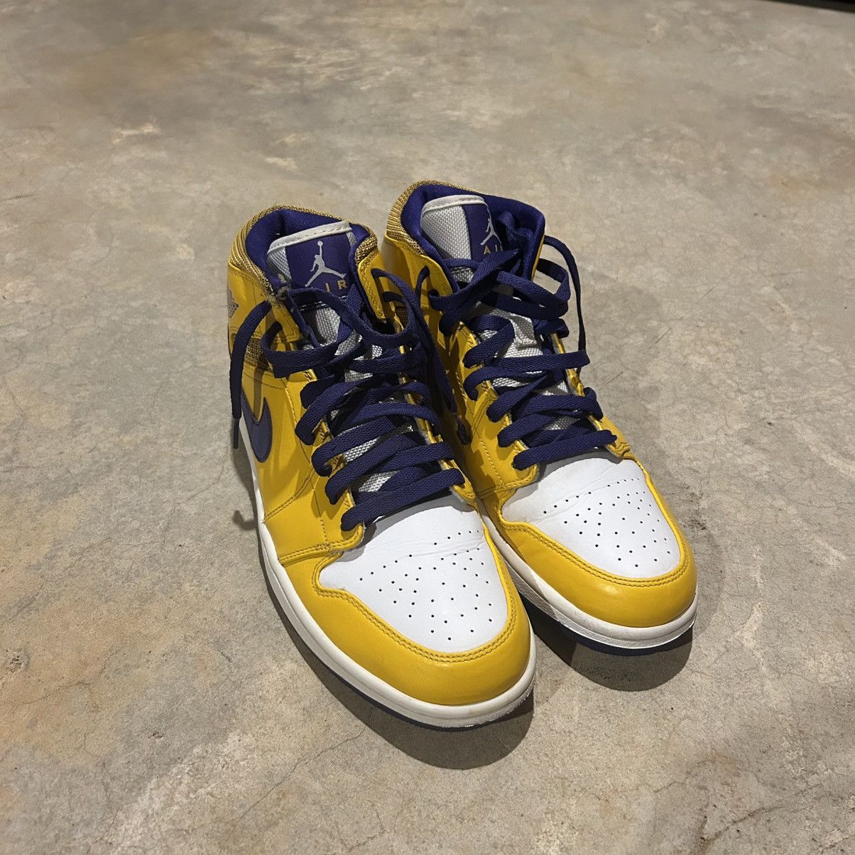 Jordan Brand Air Jordan 1 Mid Lakers 2013 US 10.5 Size US 10.5 / EU 43-44 - 9 Thumbnail