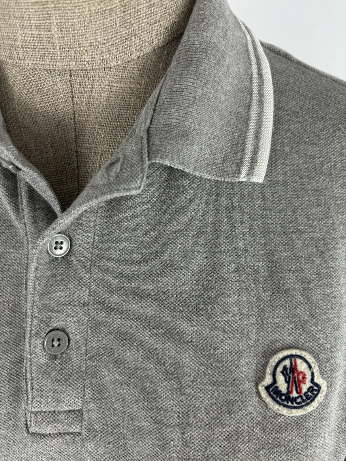 Moncler Women's Gamme Bleu MAGLIA Manica Corta Polo Grey Cotton Patch Logo Buttons T-Shirt Size ONE SIZE - 15 Thumbnail