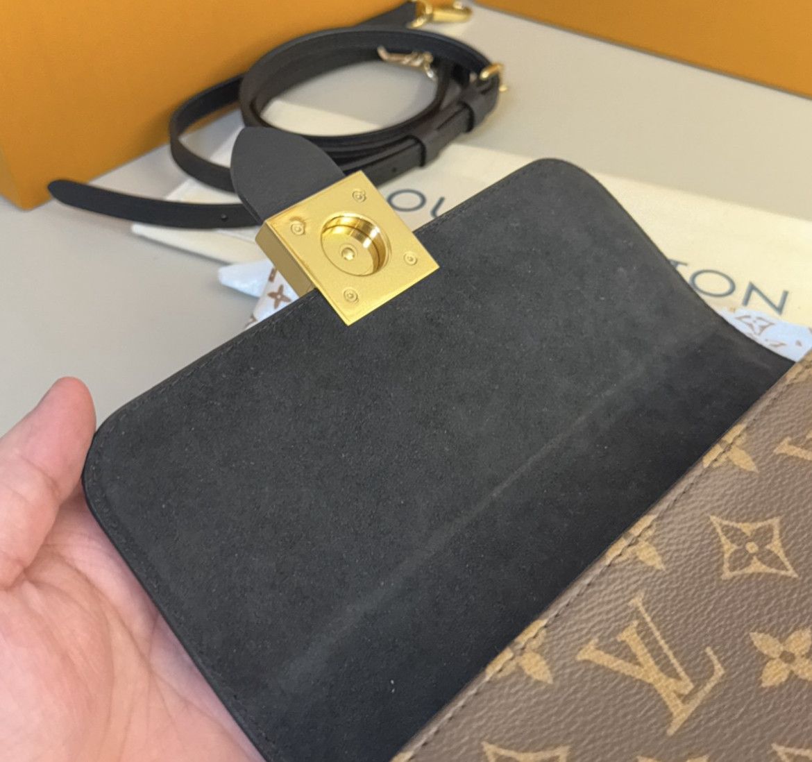 Louis Vuitton Louis Vuitton Locky BB bag Size ONE SIZE - 7 Thumbnail