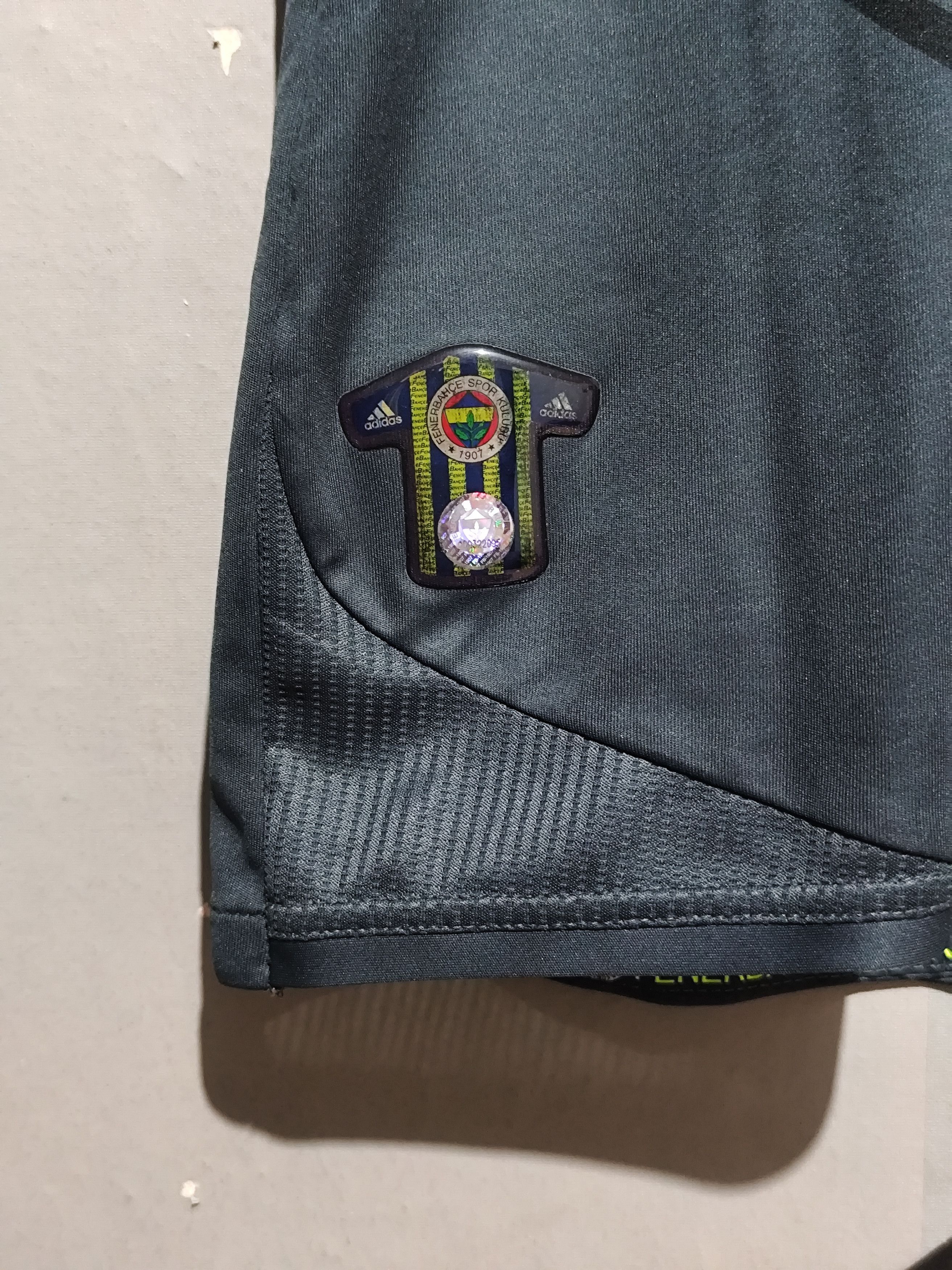 Adidas Adidas x Fenerbahce 2009-10 R. Carlos #3 Third Jersey Size US XL / EU 56 / 4 - 12 Thumbnail
