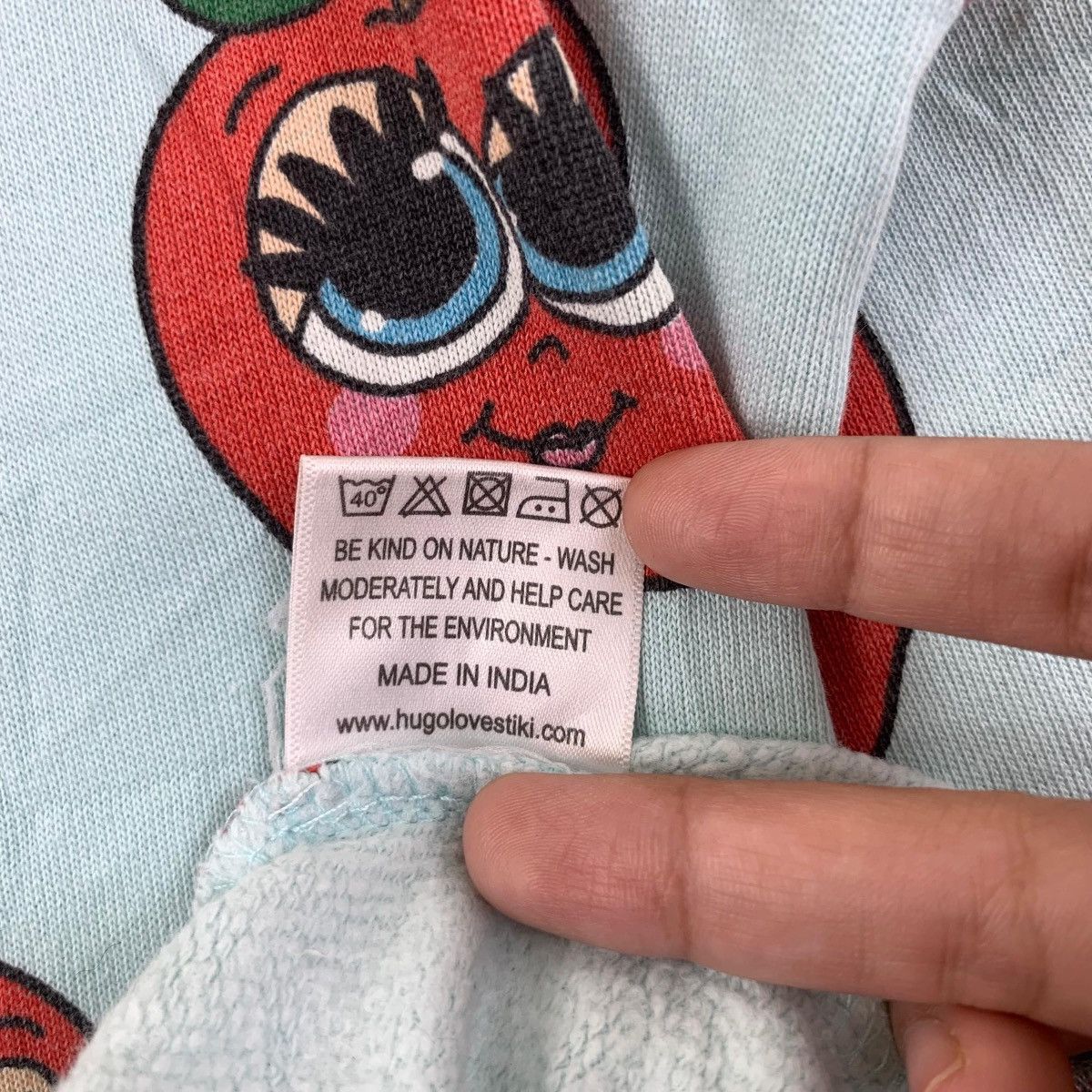 Hugo HUGO TIKI Cartoon Apples Drawings Overprints Sweatshirt Size US S / EU 44-46 / 1 - 5 Thumbnail