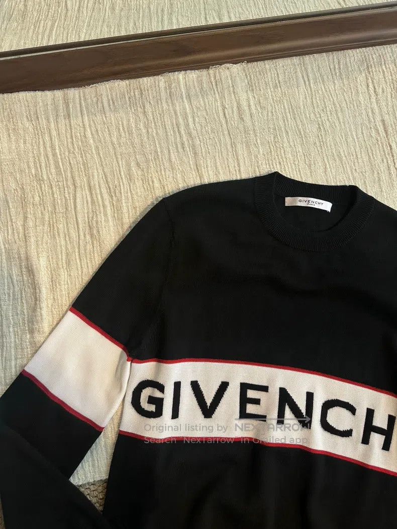 Givenchy Givenchy Leisure letter Logo embedded flower knitted sweat Size US S / EU 44-46 / 1 - 6 Thumbnail