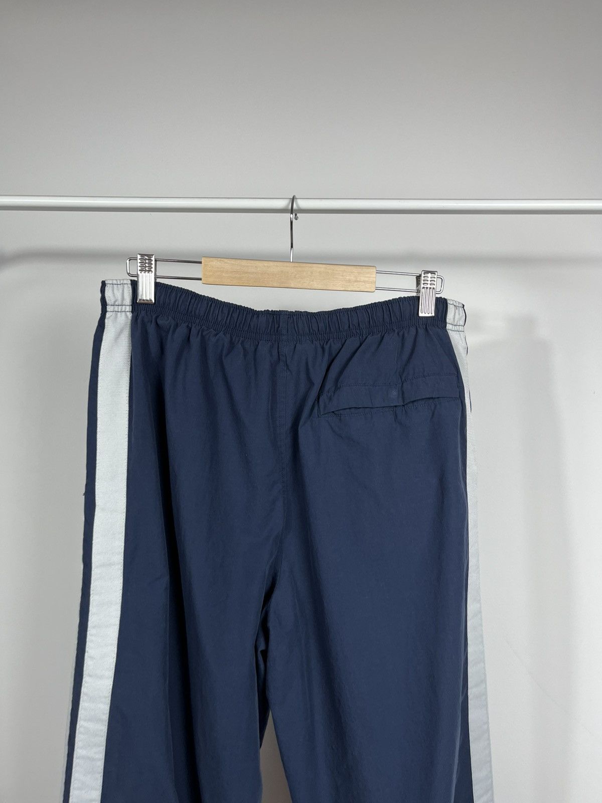 Nike Vintage Nike navy blue track pants with white side stripes L Size US 34 / EU 50 - 14 Thumbnail