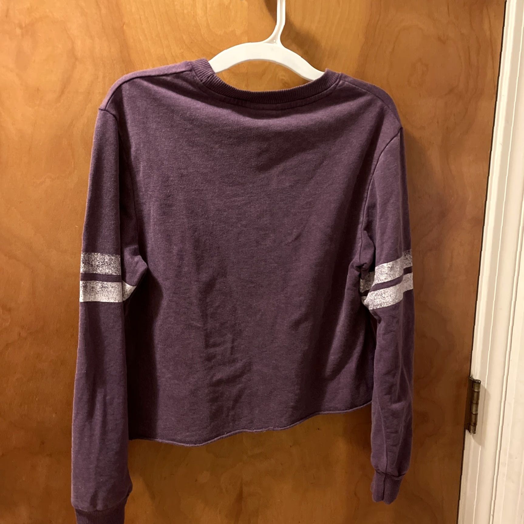 Disney Disney Womens XS Parks Long Sleeve Solid Purple Mickey Mouse Sweatshirt Disney Size XS / US 0-2 / IT 36-38 - 5 Thumbnail