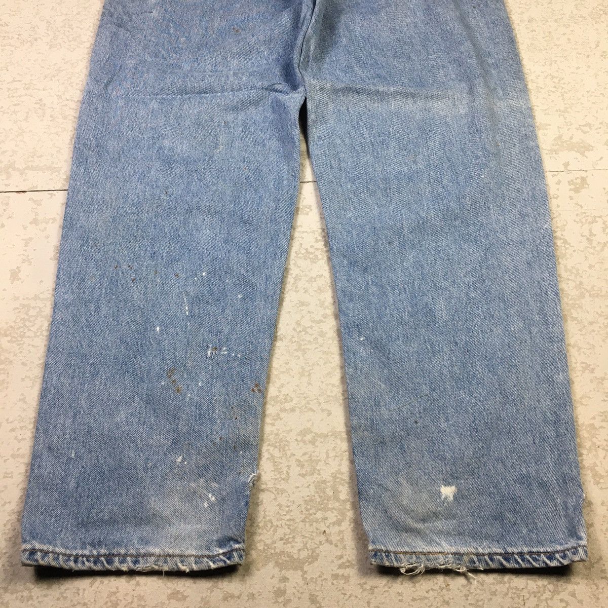 Levi's × Vintage Levis 560 Comfort Fit Distressed Dirty Jeans Size US 33 - 4 Thumbnail