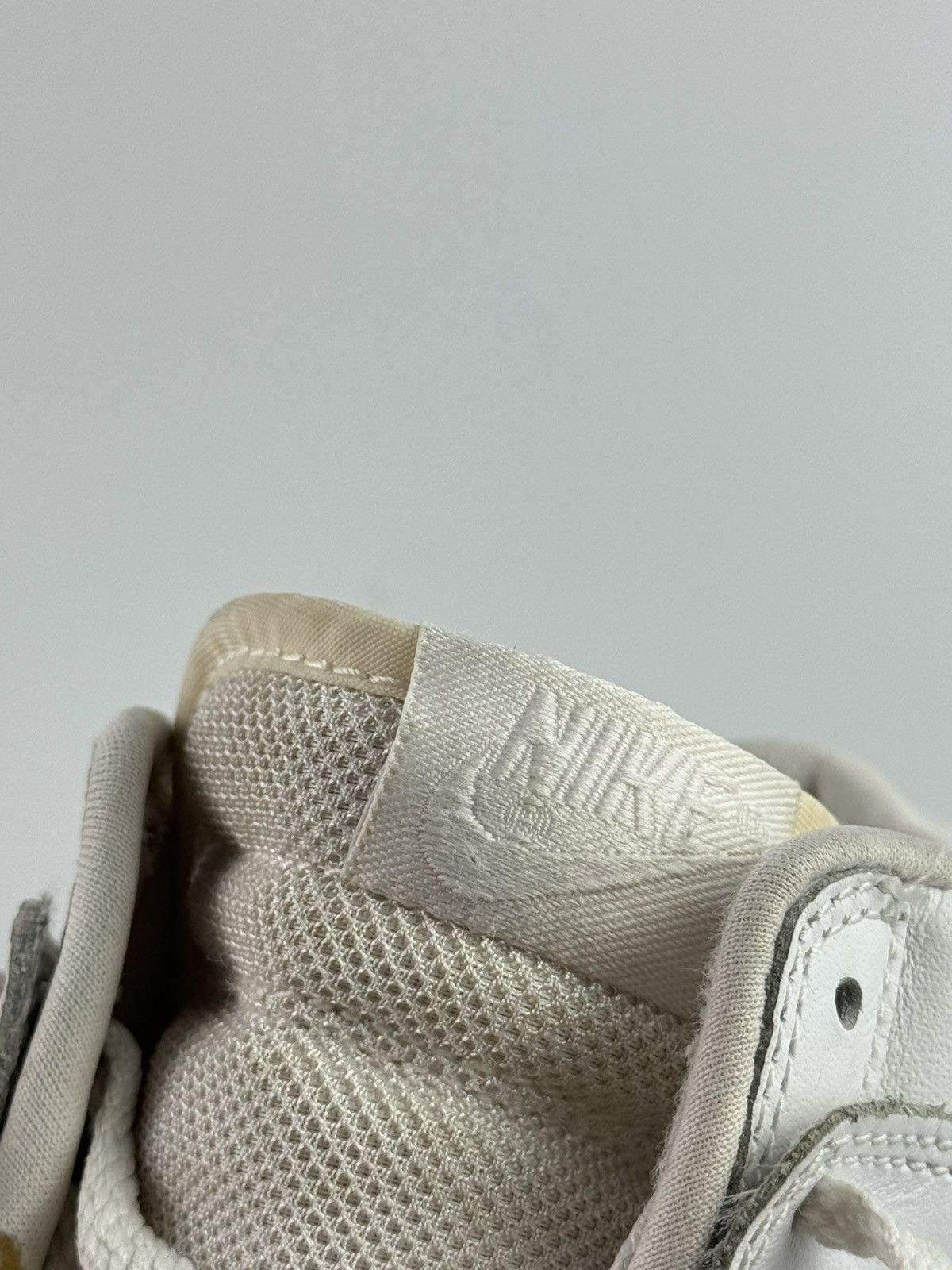Nike Vintage 2005 Nike Dunk High White US8 Size US 8 / EU 41 - 11 Thumbnail
