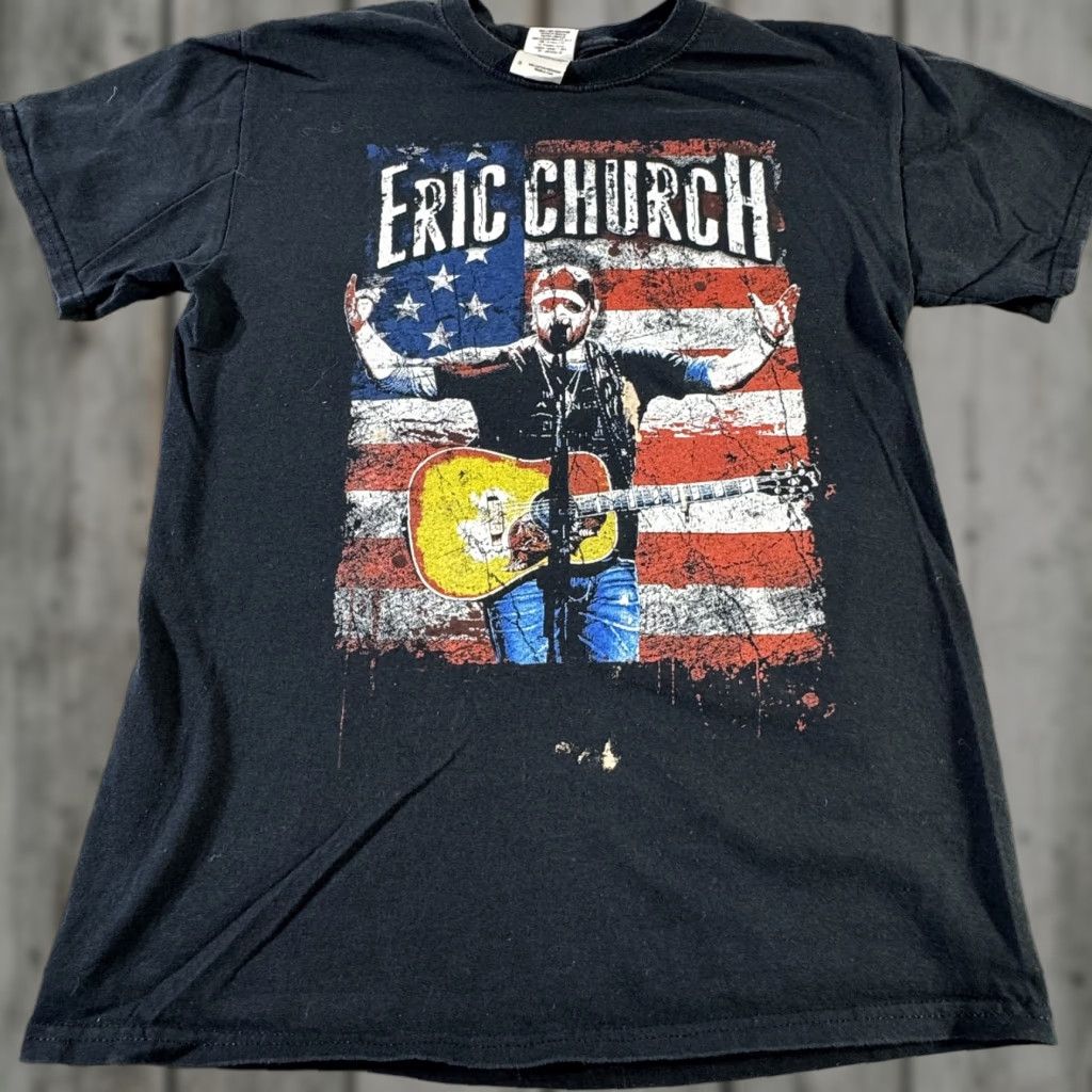 Gildan VINTAGE Gildan Eric Church T-Shirt Mens Small Black American Flag Guitar Concert Tour Country Music Men Size US S / EU 44-46 / 1 - 1 Thumbnail