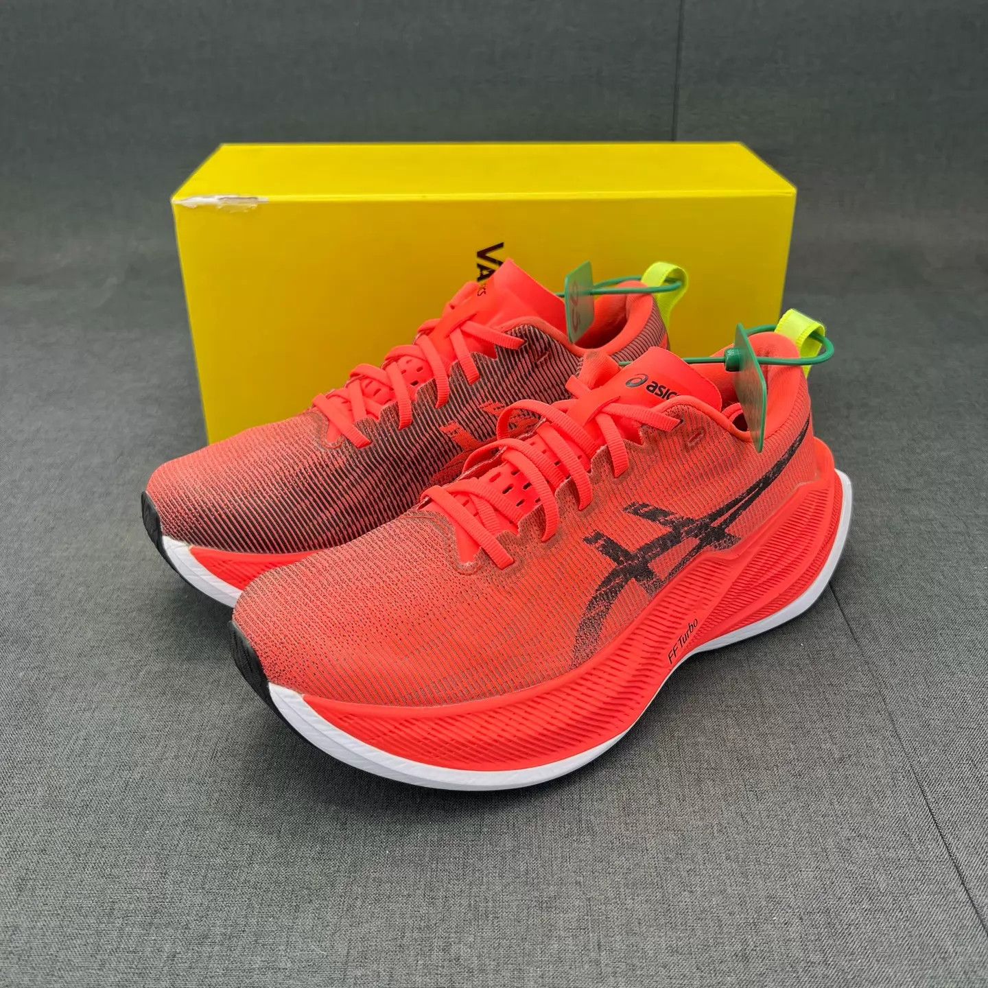 Asics Asics Superblast Red 40 Like New Size US 7 / EU 40 - 1 Thumbnail