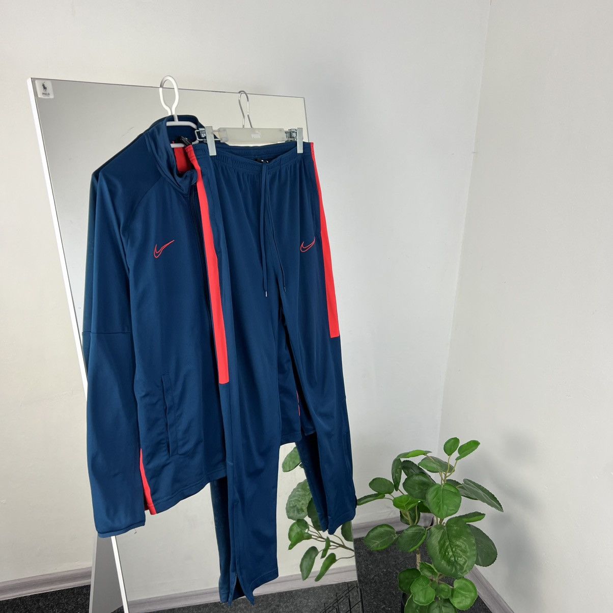 Nike Vintage Nike Dry Fit Swoosh Track Suit Streetwear Style Size US L / EU 52-54 / 3 - 1 Thumbnail