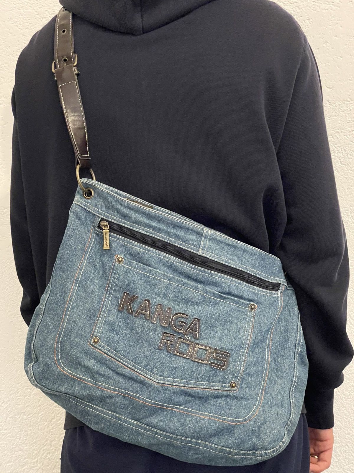 Japanese Brand KangaROOS vintage Denim Sling Messenger Crossbody Bag Size ONE SIZE - 2 Thumbnail