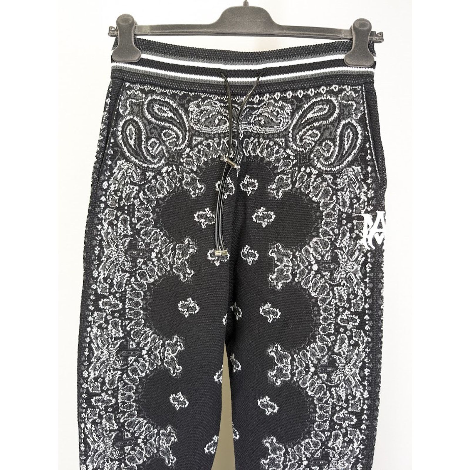 Amiri o1rshd1 Q:2 / Bandana B-Ball Sweatpants & Joggers Black/Grey Size US 30 / EU 46 - 3 Thumbnail